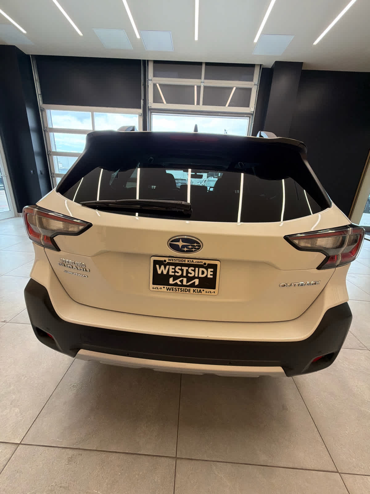 2023 Subaru Outback photo 8 of 36
