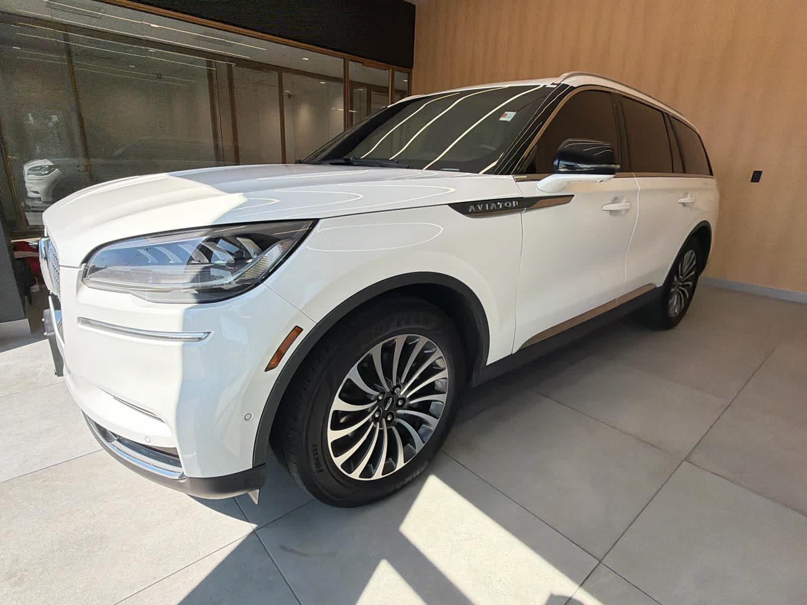 2022 Lincoln Aviator Reserve Pristine White Metallic Tri-Coat at Beck & Masten Kia
