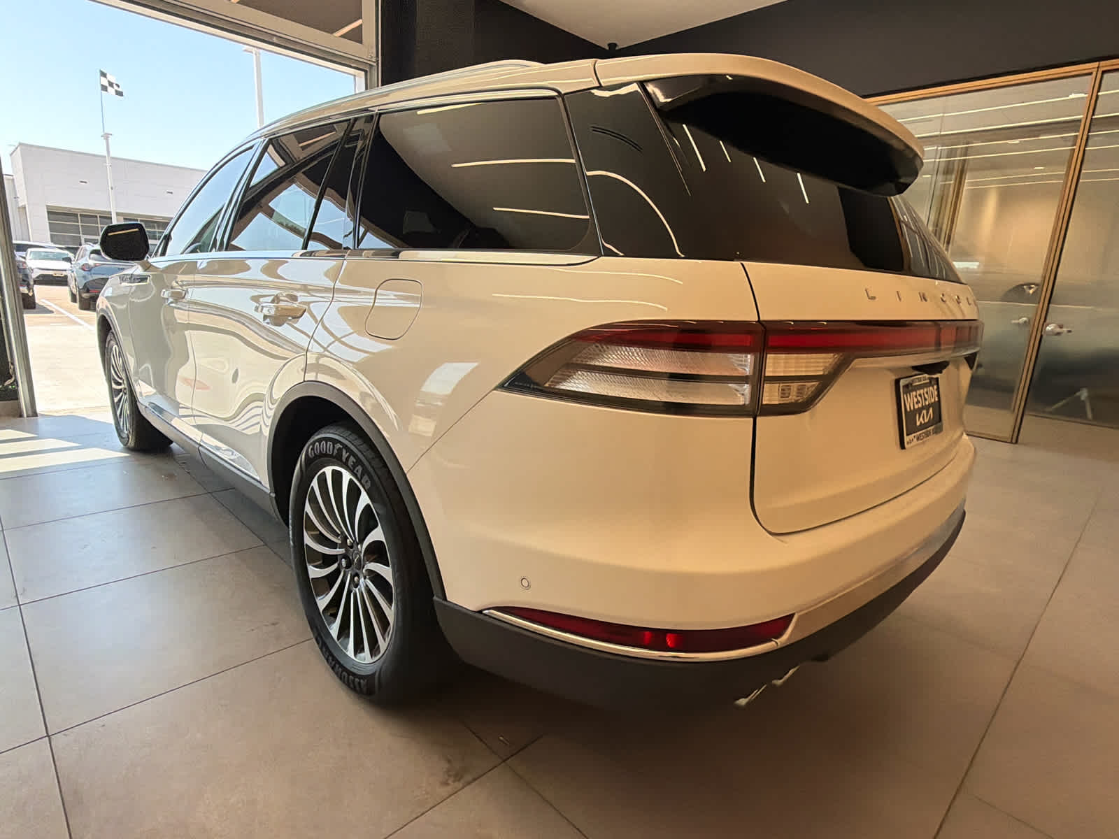 2022 Lincoln Aviator Reserve Pristine White Metallic Tri-Coat at Beck & Masten Kia