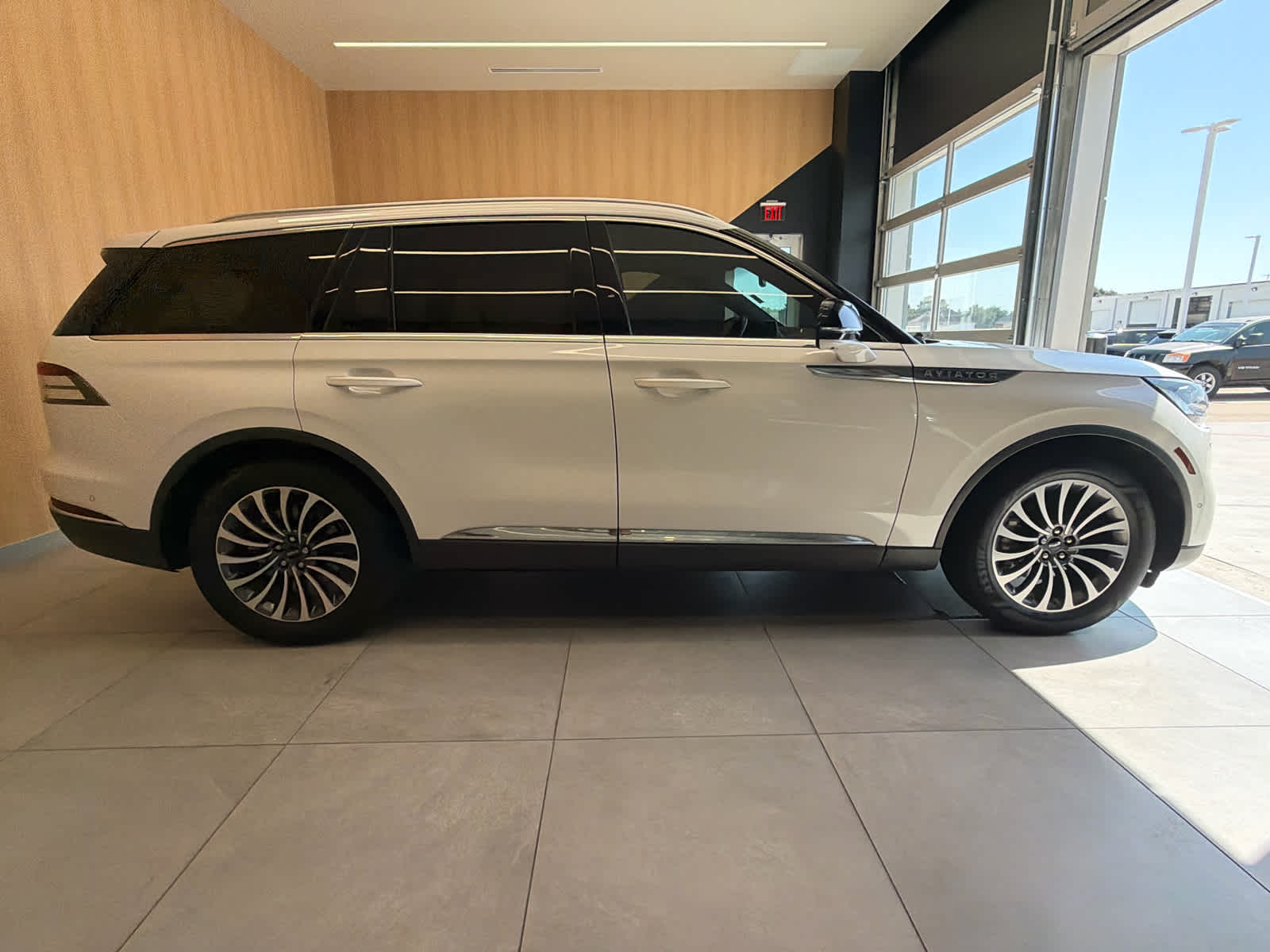 2022 Lincoln Aviator Reserve Pristine White Metallic Tri-Coat at Beck & Masten Kia