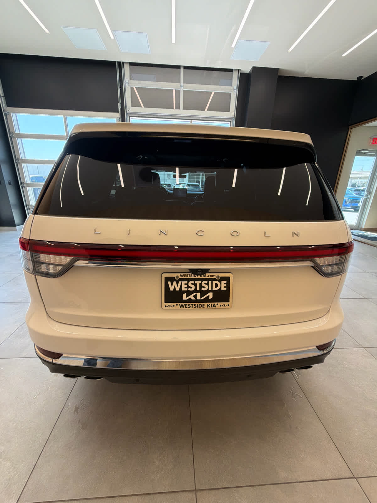 2022 Lincoln Aviator Reserve Pristine White Metallic Tri-Coat at Beck & Masten Kia