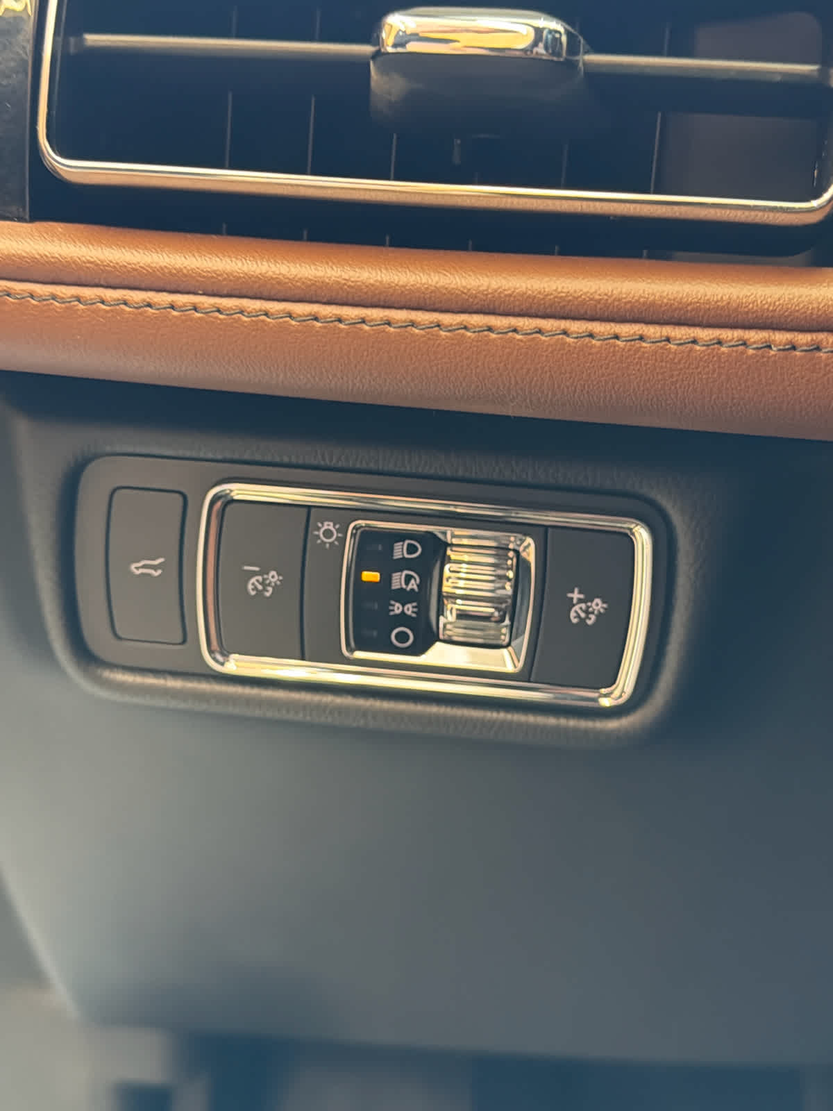 2022 Lincoln Aviator Reserve Pristine White Metallic Tri-Coat at Beck & Masten Kia