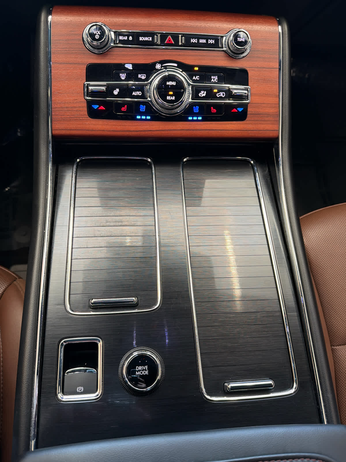 2022 Lincoln Aviator Reserve Pristine White Metallic Tri-Coat at Beck & Masten Kia