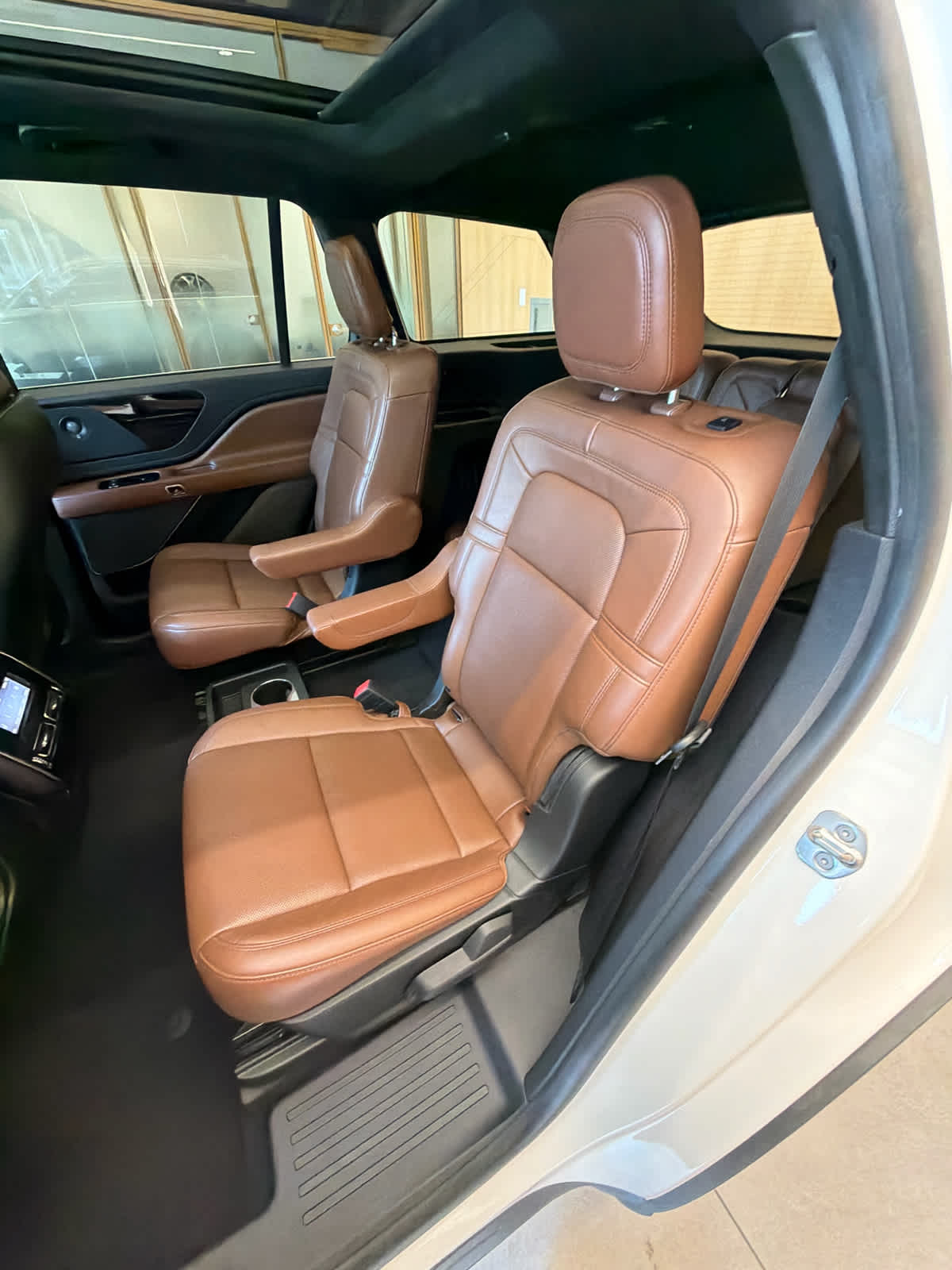 2022 Lincoln Aviator Reserve Pristine White Metallic Tri-Coat at Beck & Masten Kia