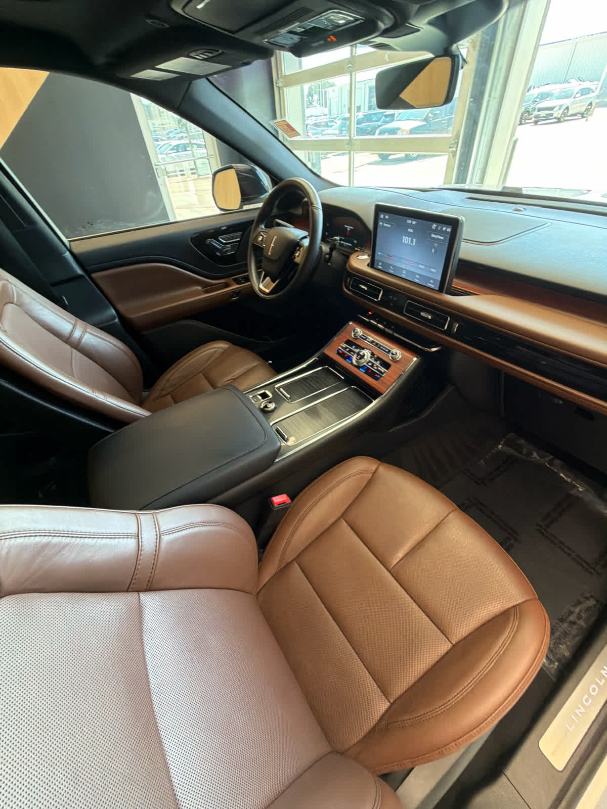 2022 Lincoln Aviator Reserve Pristine White Metallic Tri-Coat at Beck & Masten Kia
