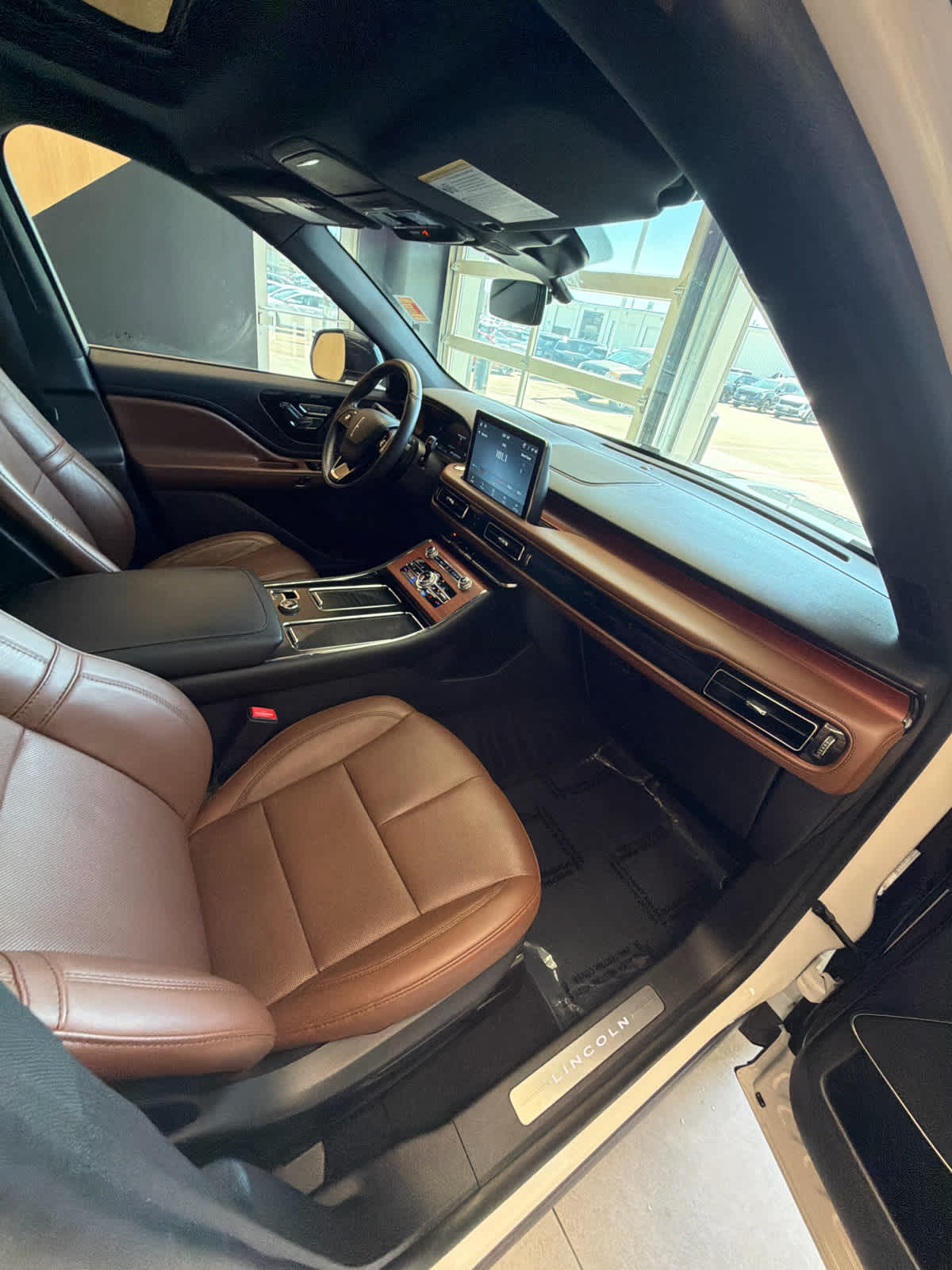 2022 Lincoln Aviator Reserve Pristine White Metallic Tri-Coat at Beck & Masten Kia