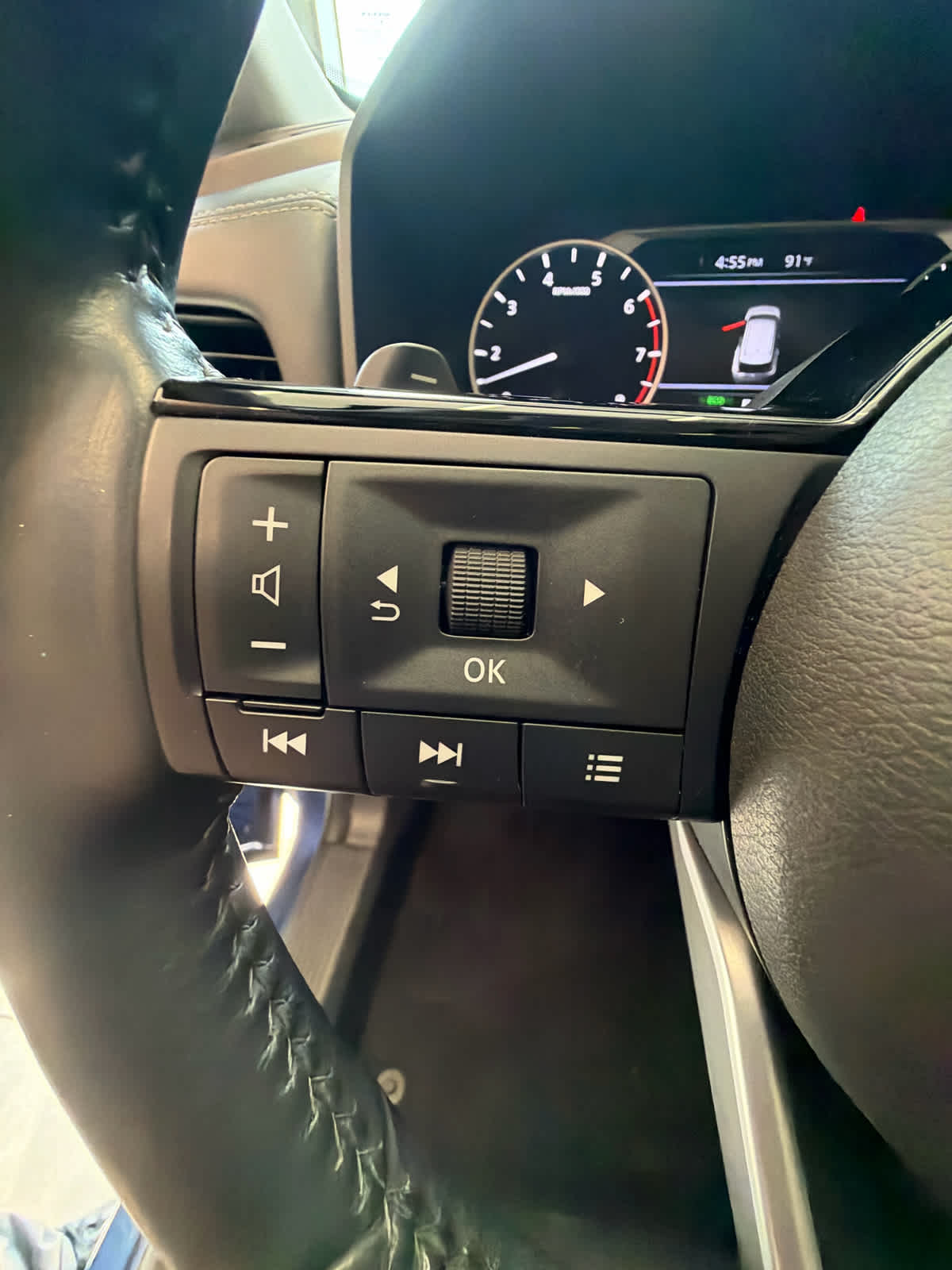 2022 Nissan Rogue photo 16 of 34