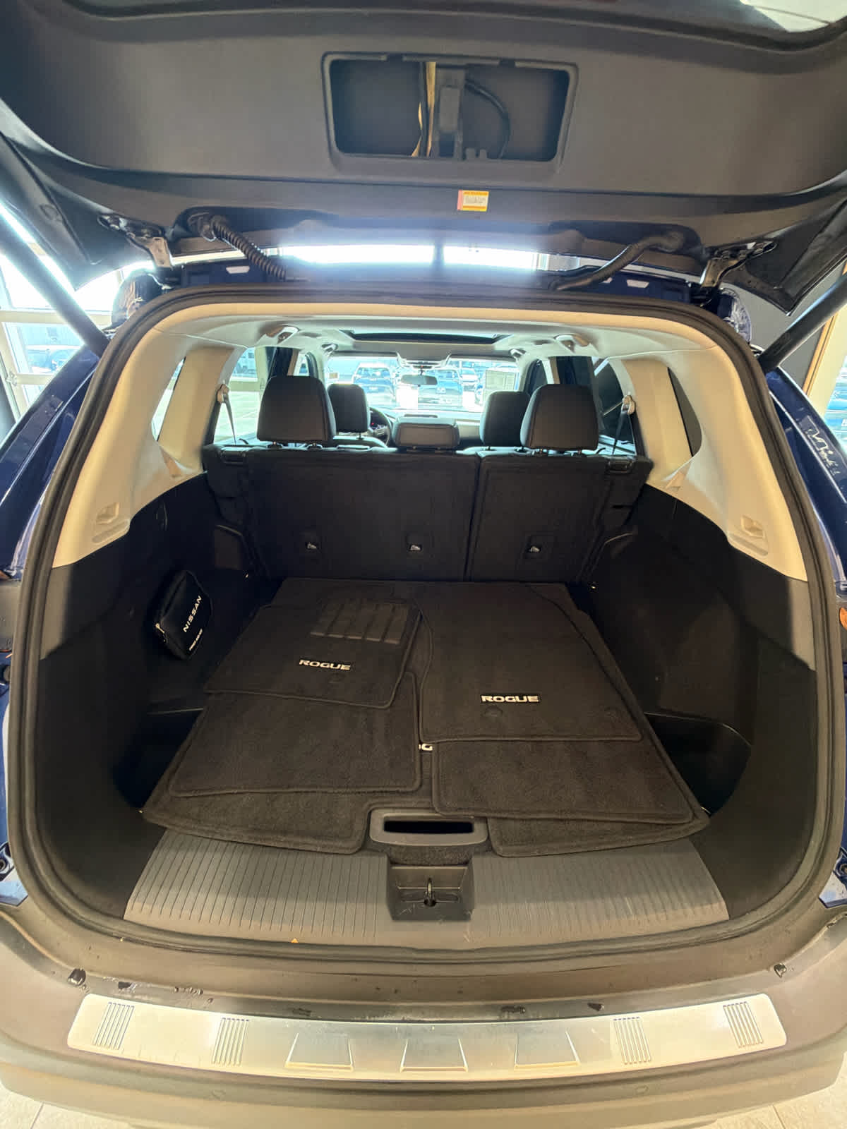 2022 Nissan Rogue photo 29 of 34