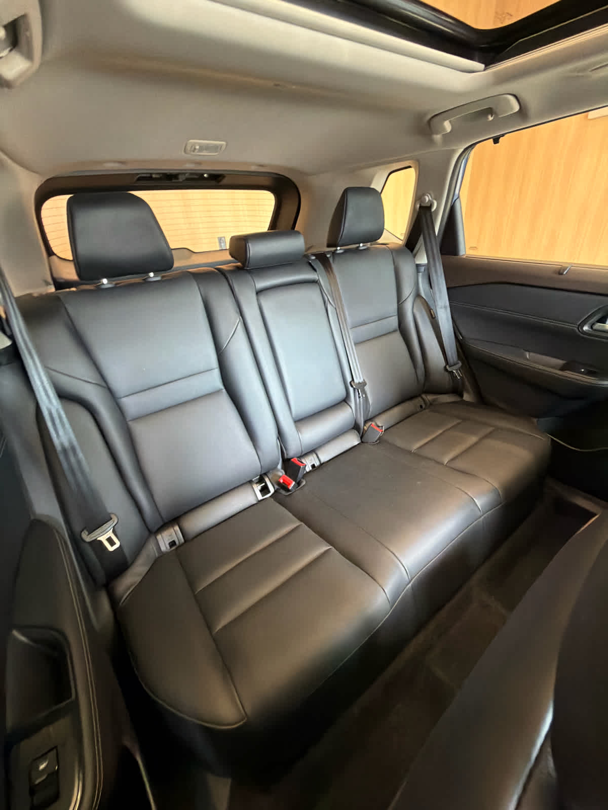 2022 Nissan Rogue photo 32 of 34