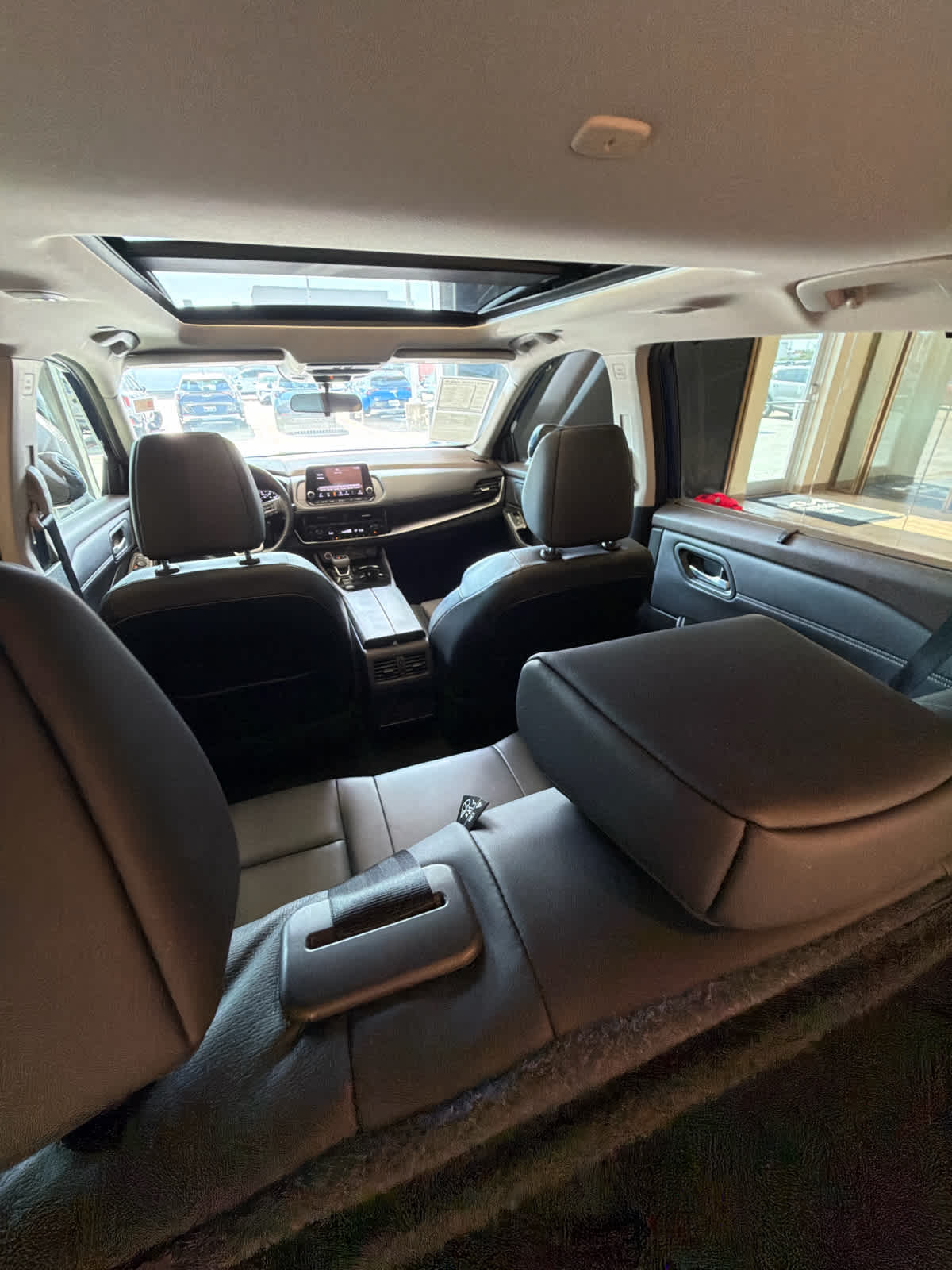 2022 Nissan Rogue photo 30 of 34