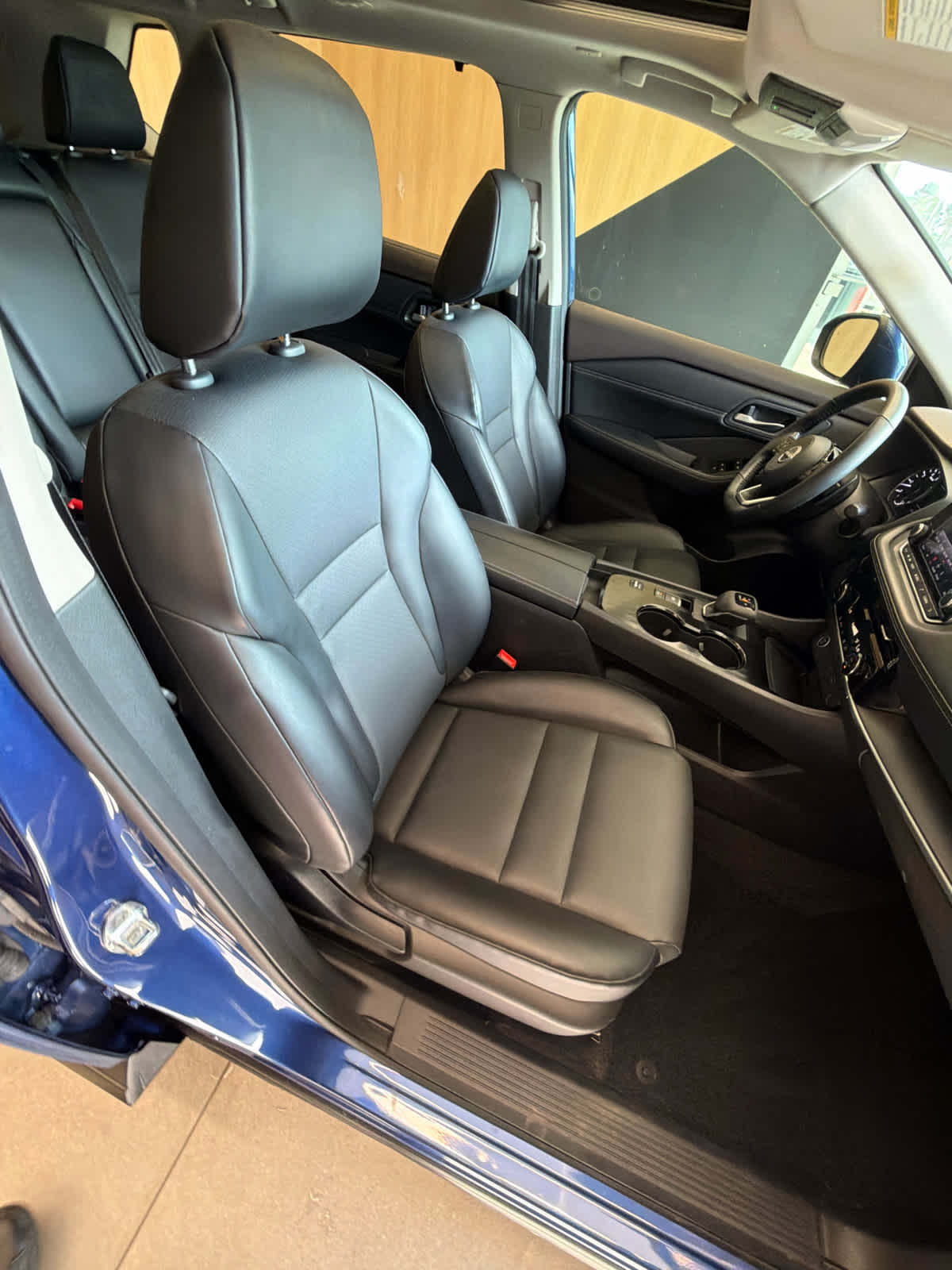 2022 Nissan Rogue photo 33 of 34