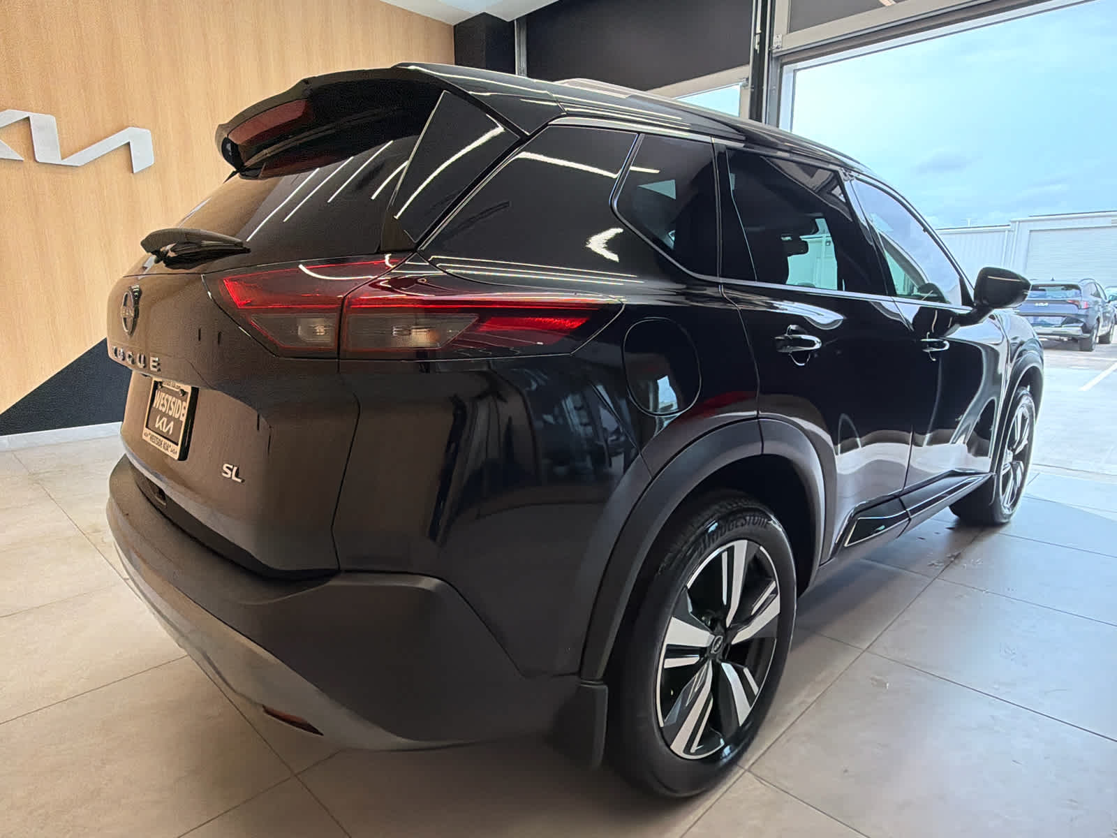 2023 Nissan Rogue photo 4 of 41