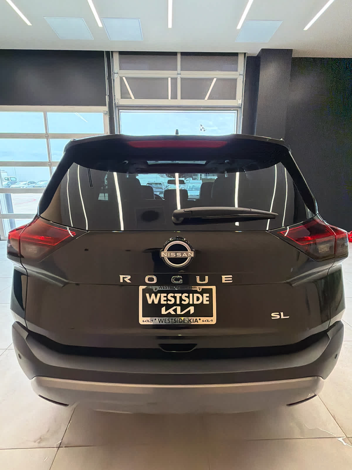 2023 Nissan Rogue photo 8 of 41