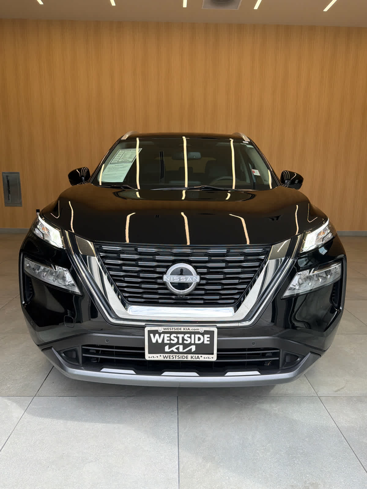 2023 Nissan Rogue photo 6 of 41