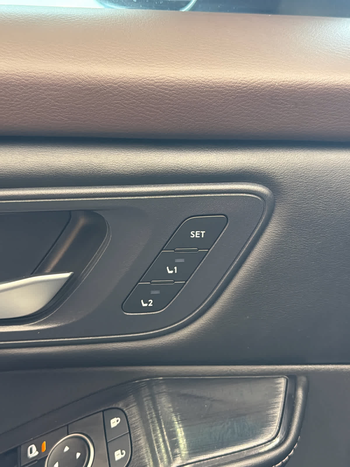 2023 Nissan Rogue photo 14 of 41