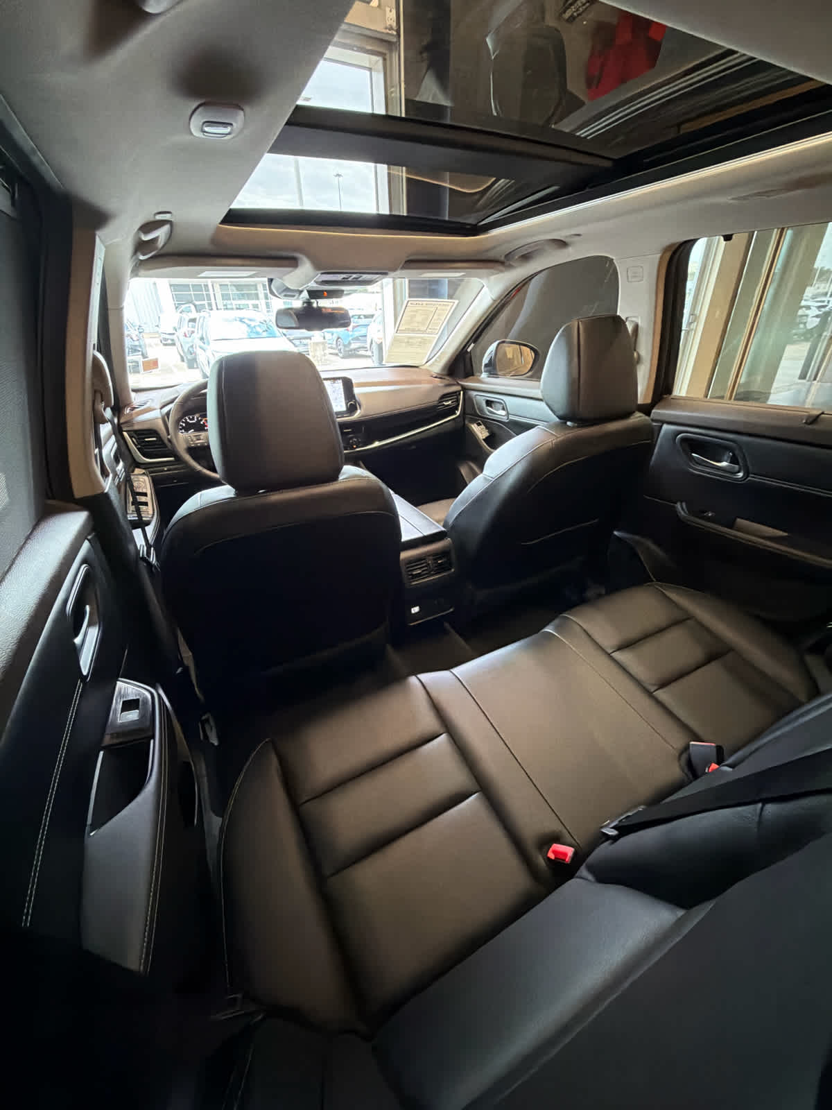 2023 Nissan Rogue photo 35 of 41