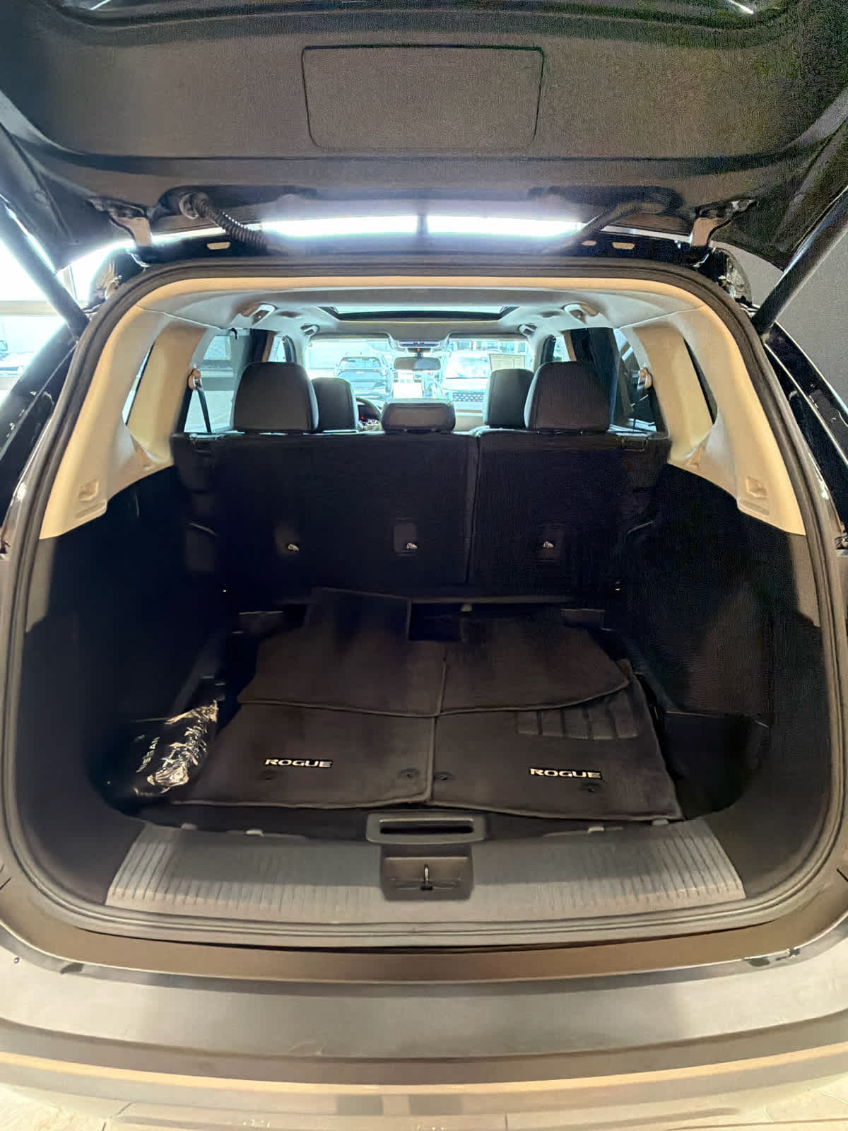 2023 Nissan Rogue photo 34 of 41