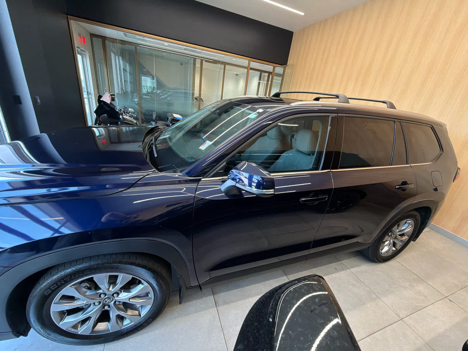 2024 Toyota Grand Highlander photo 7 of 37