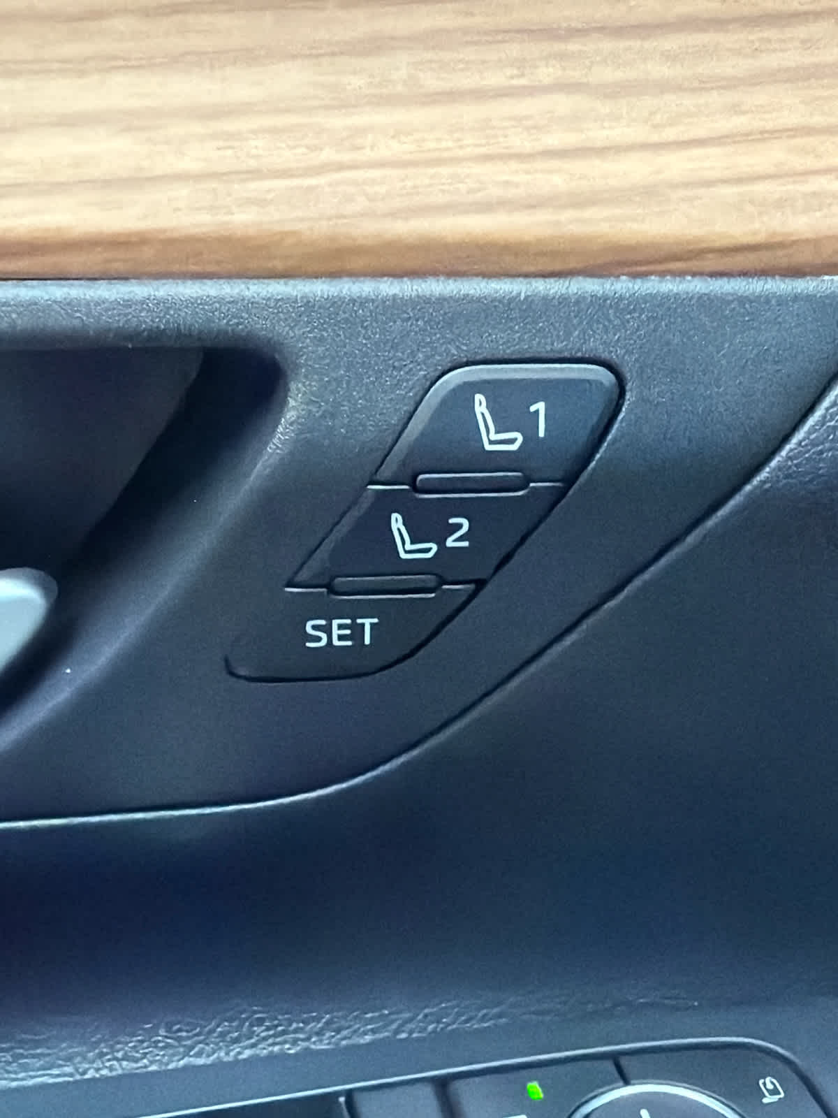 2024 Toyota Grand Highlander photo 12 of 37