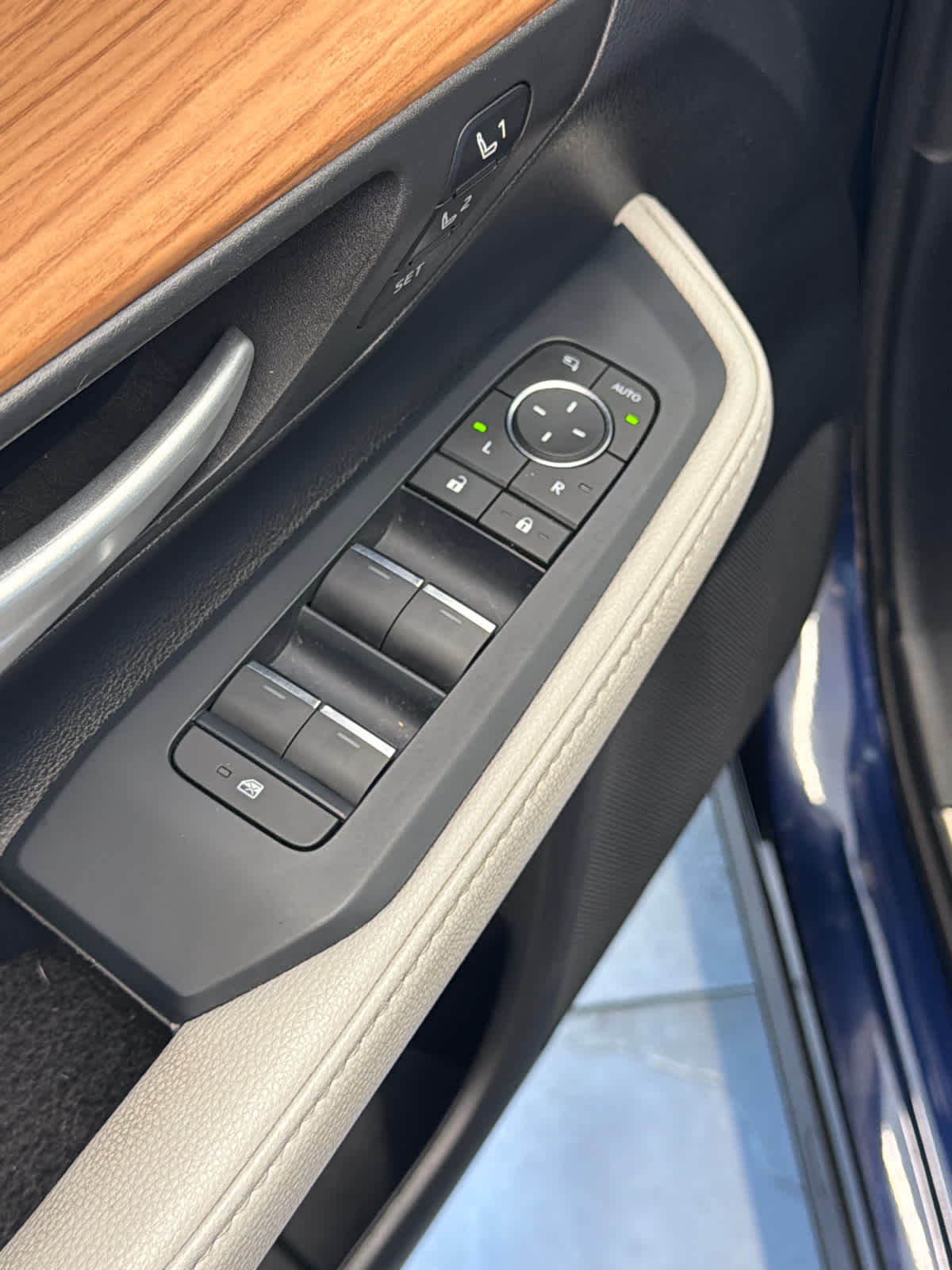 2024 Toyota Grand Highlander photo 11 of 37