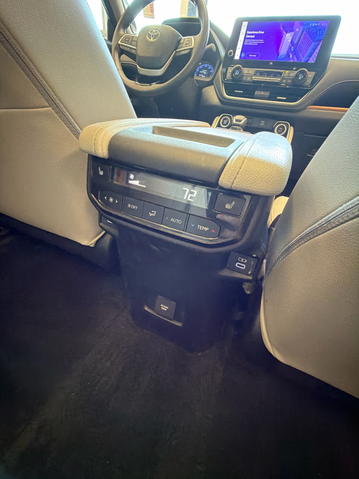 2024 Toyota Grand Highlander photo 36 of 37