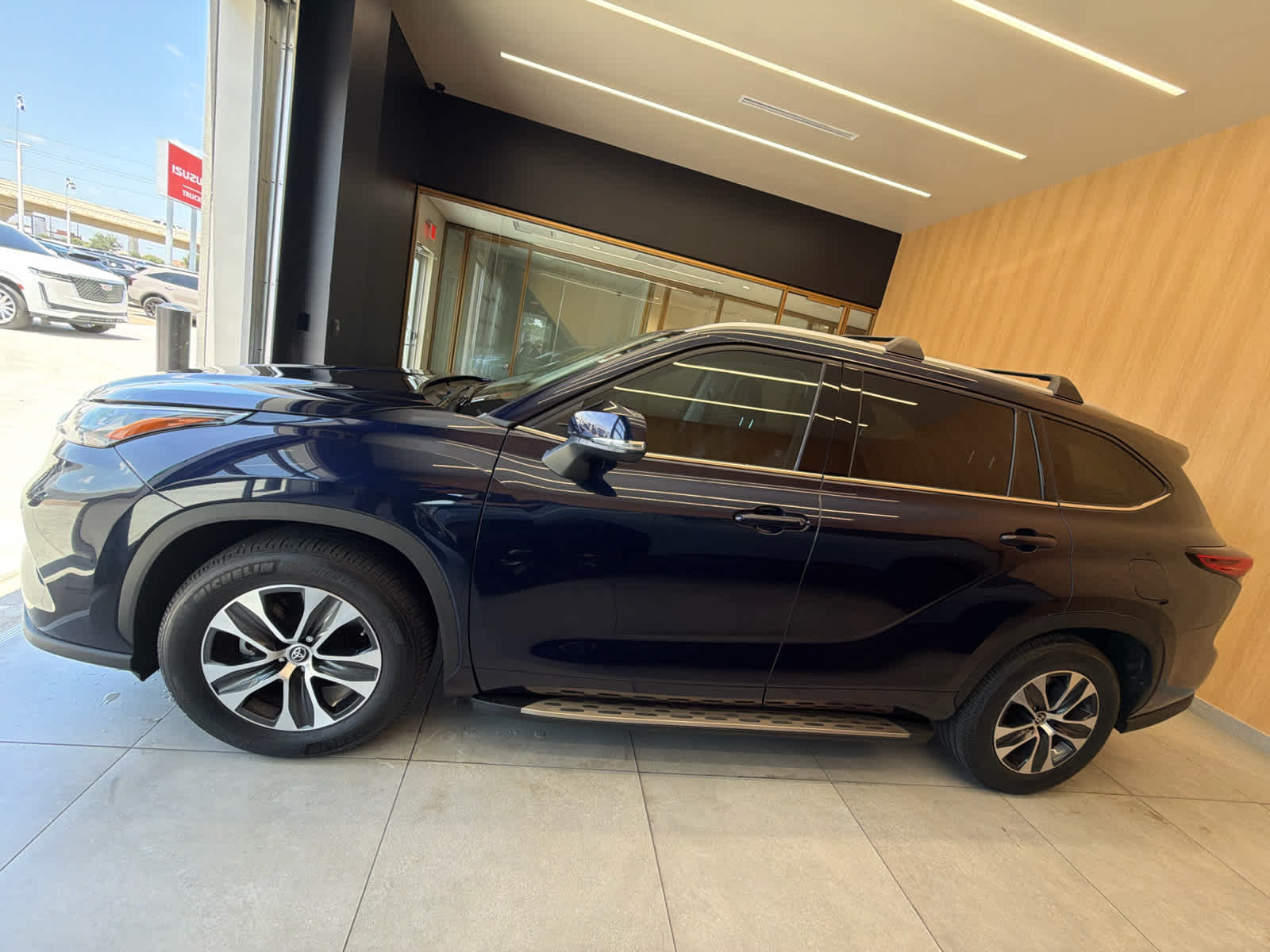 2022 Toyota Highlander XLE Blueprint at Group 1 Toyota Southwest