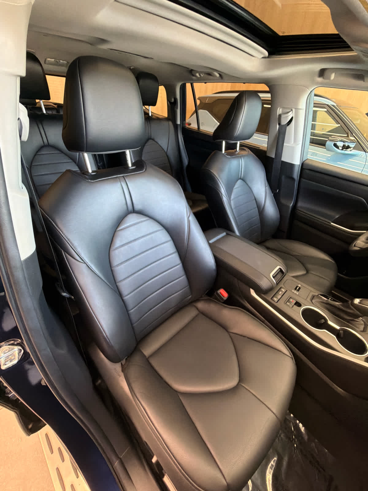 2022 Toyota Highlander XLE Blueprint at Group 1 Toyota Southwest