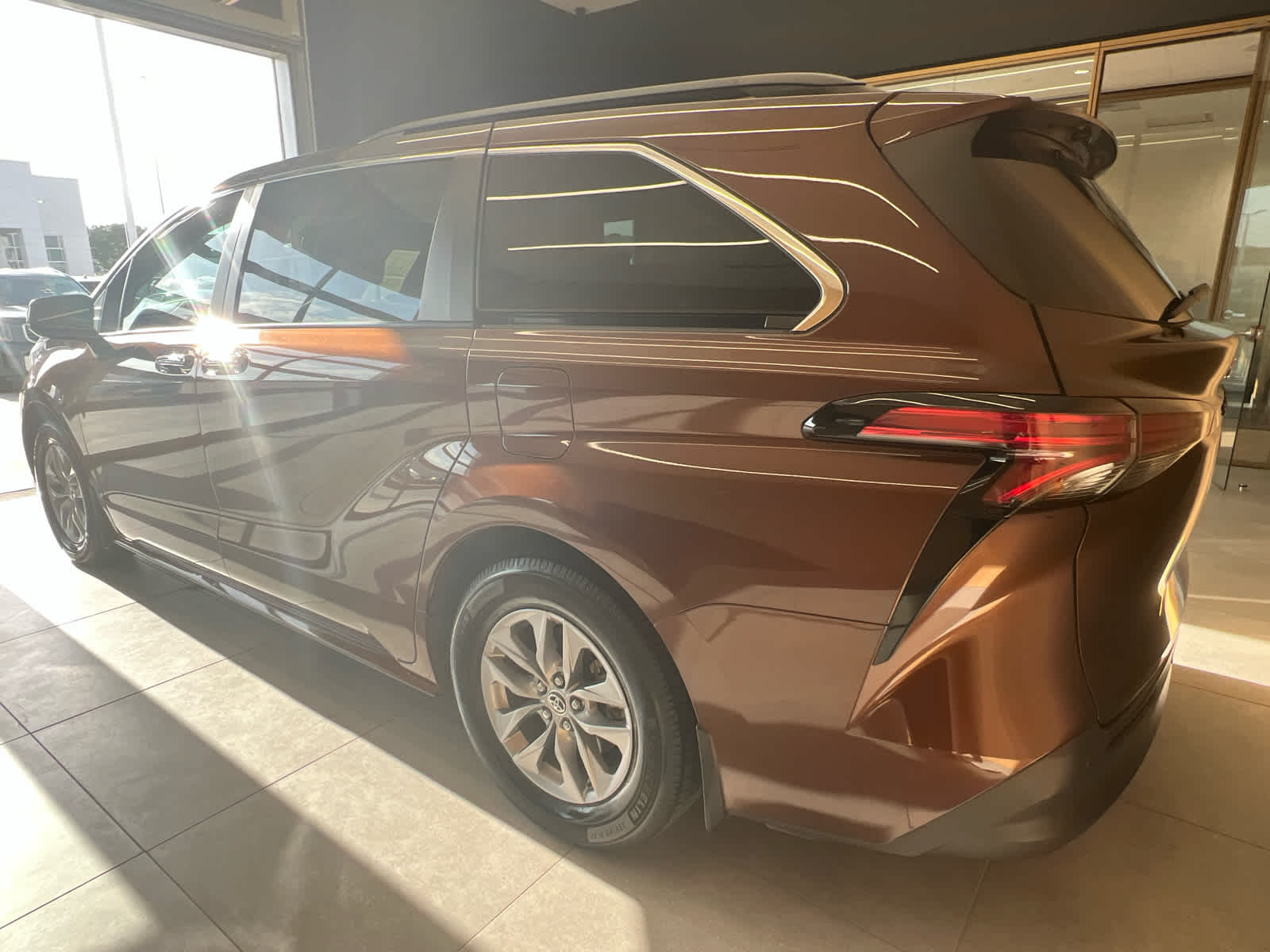 2022 Toyota Sienna XLE - 2