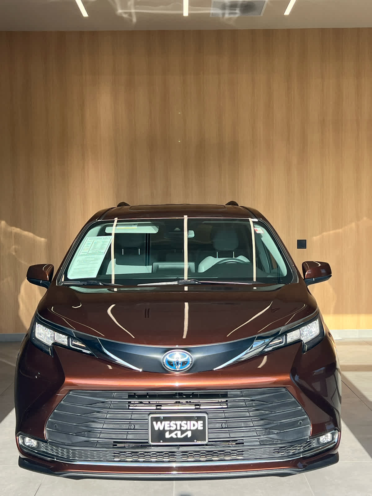 2022 Toyota Sienna XLE - 5