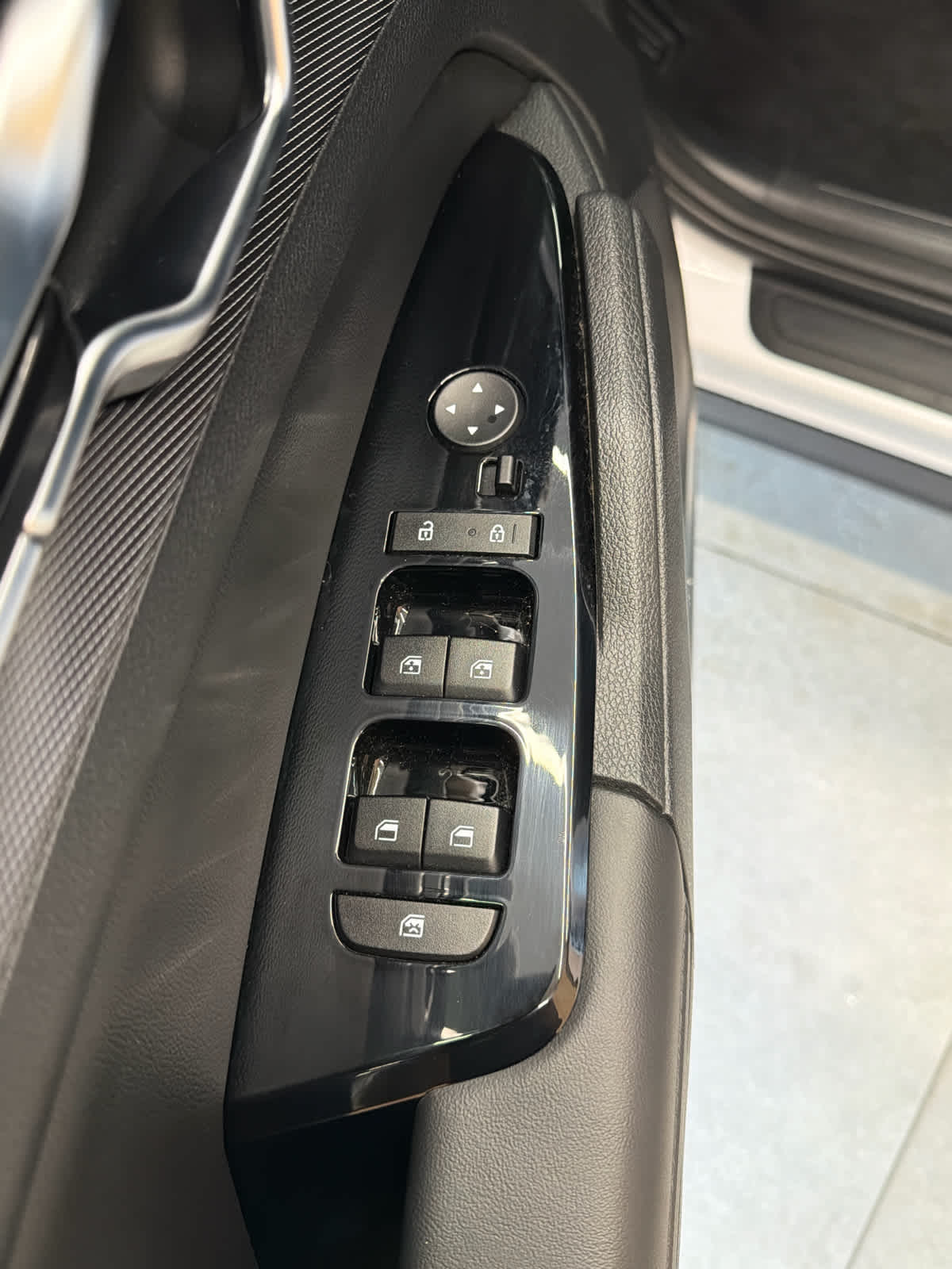 2024 Kia Sportage SX-Prestige Glacial White Pearl at Lone Star Chevrolet