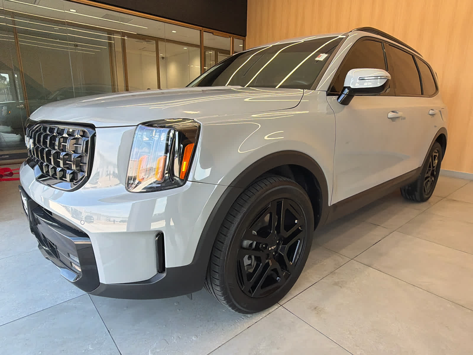 2024 Kia Telluride photo 2 of 45