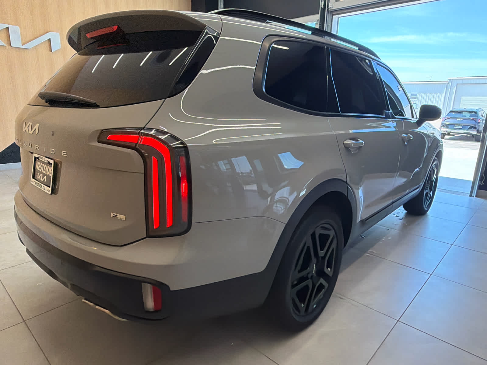 2024 Kia Telluride photo 4 of 45