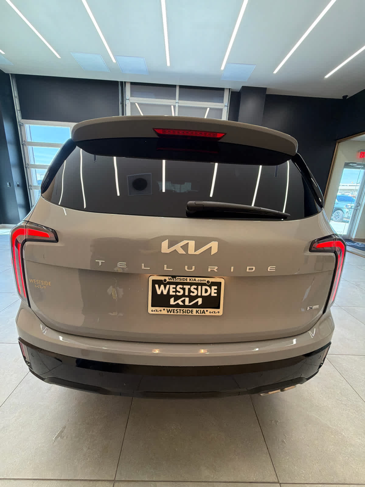 2024 Kia Telluride photo 8 of 45