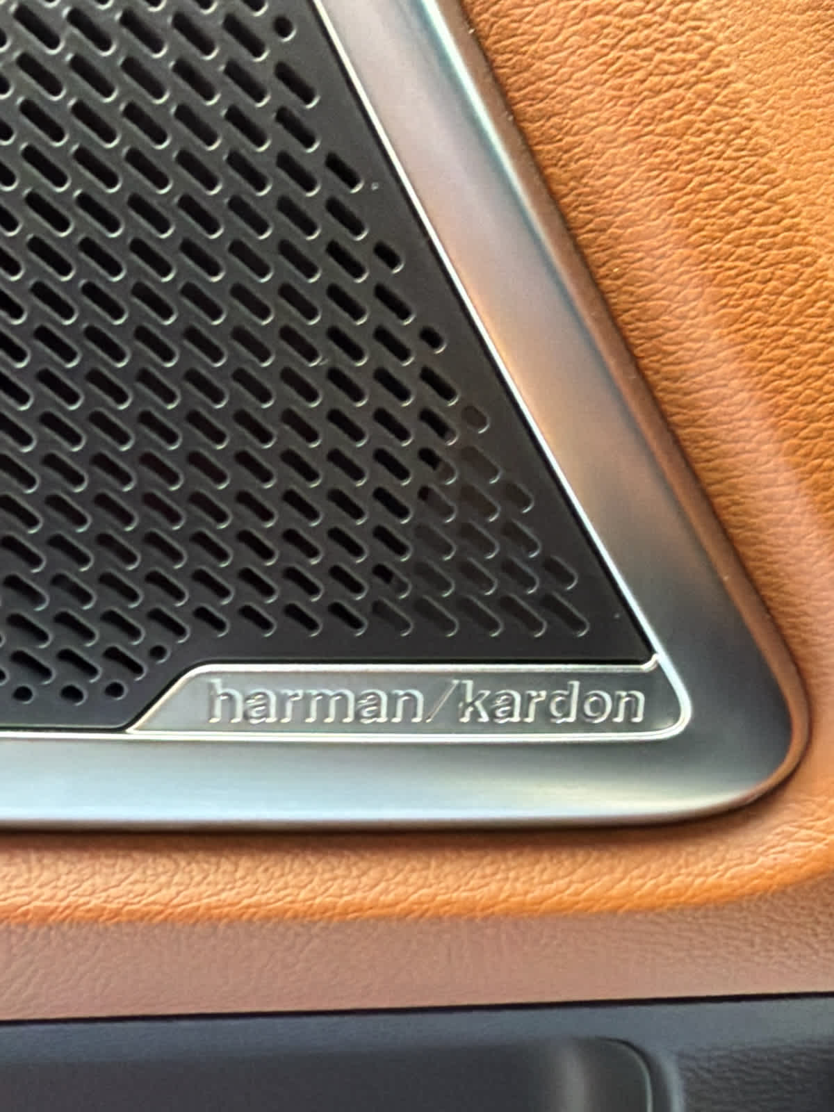 2024 Kia Telluride photo 14 of 45