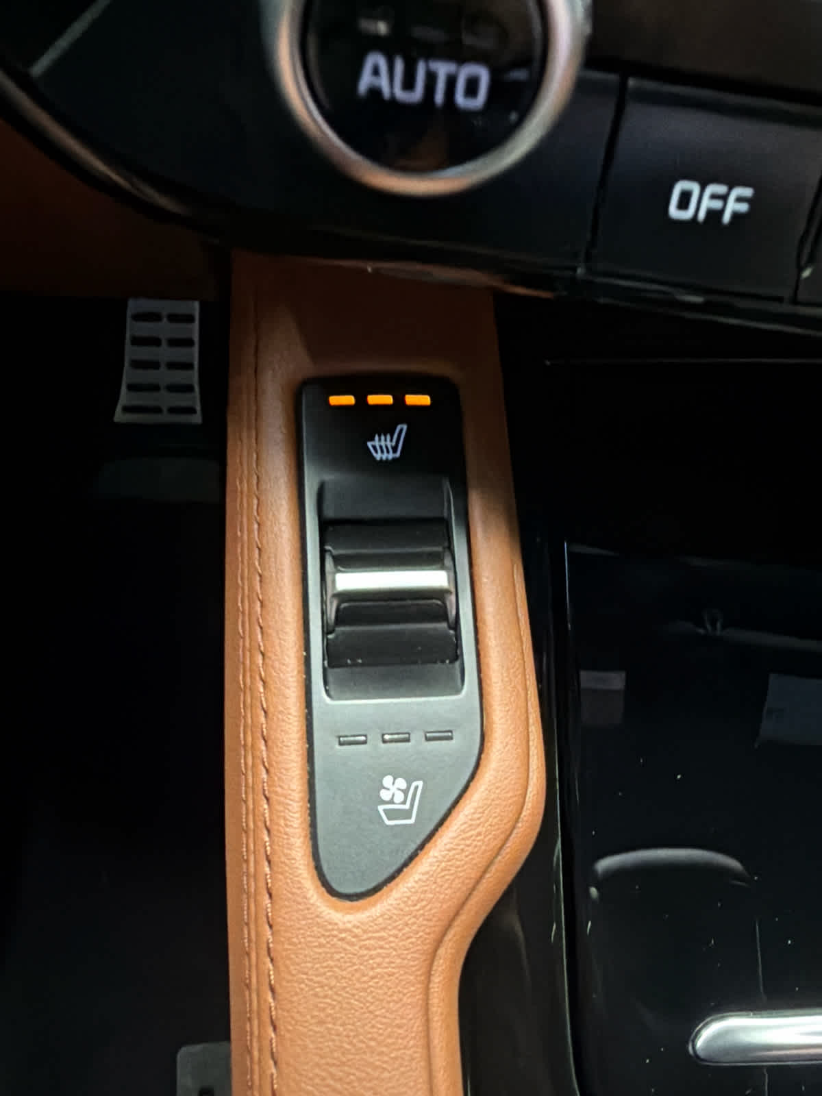 2024 Kia Telluride photo 25 of 45