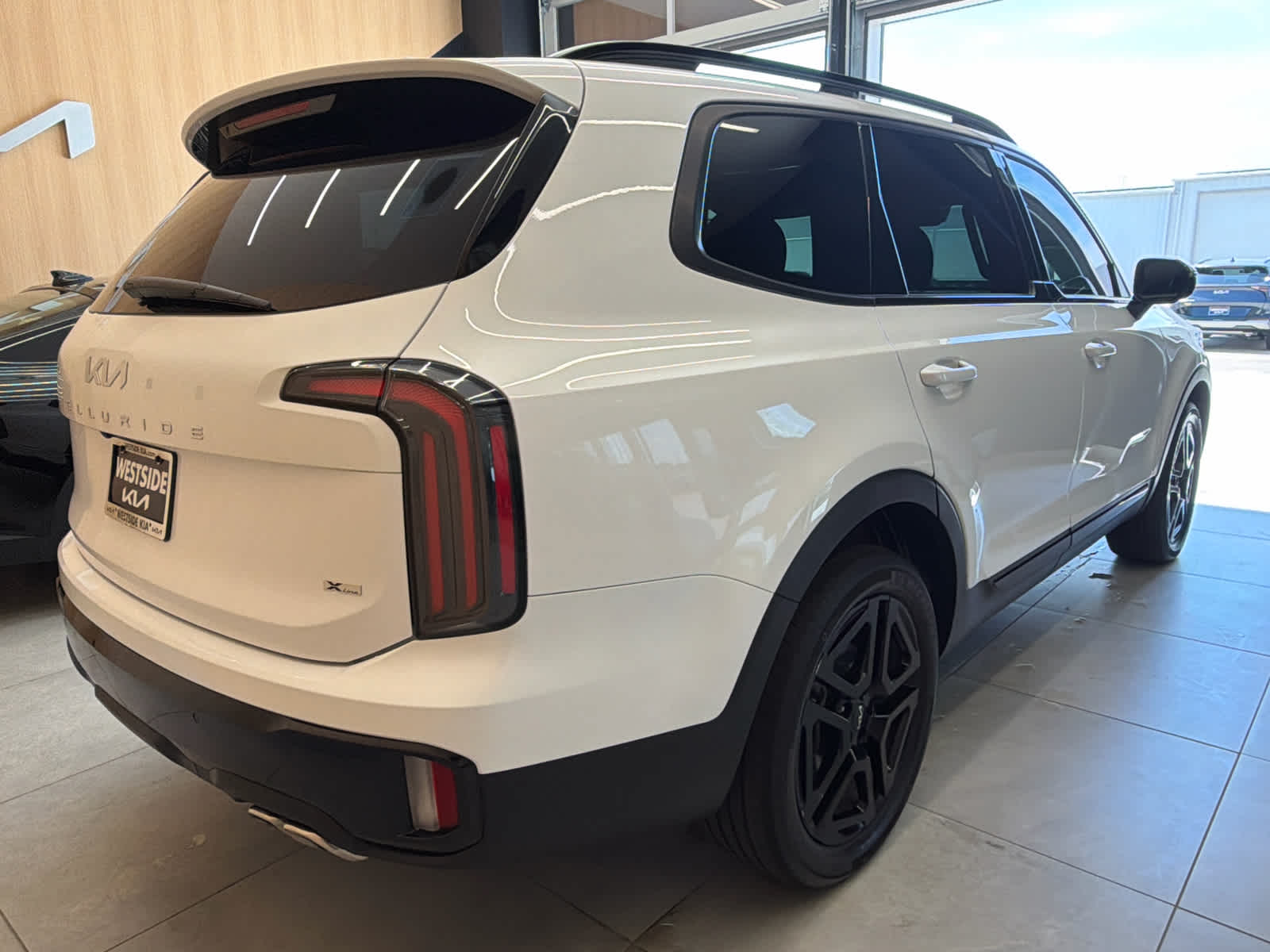 2024 Kia Telluride photo 4 of 46