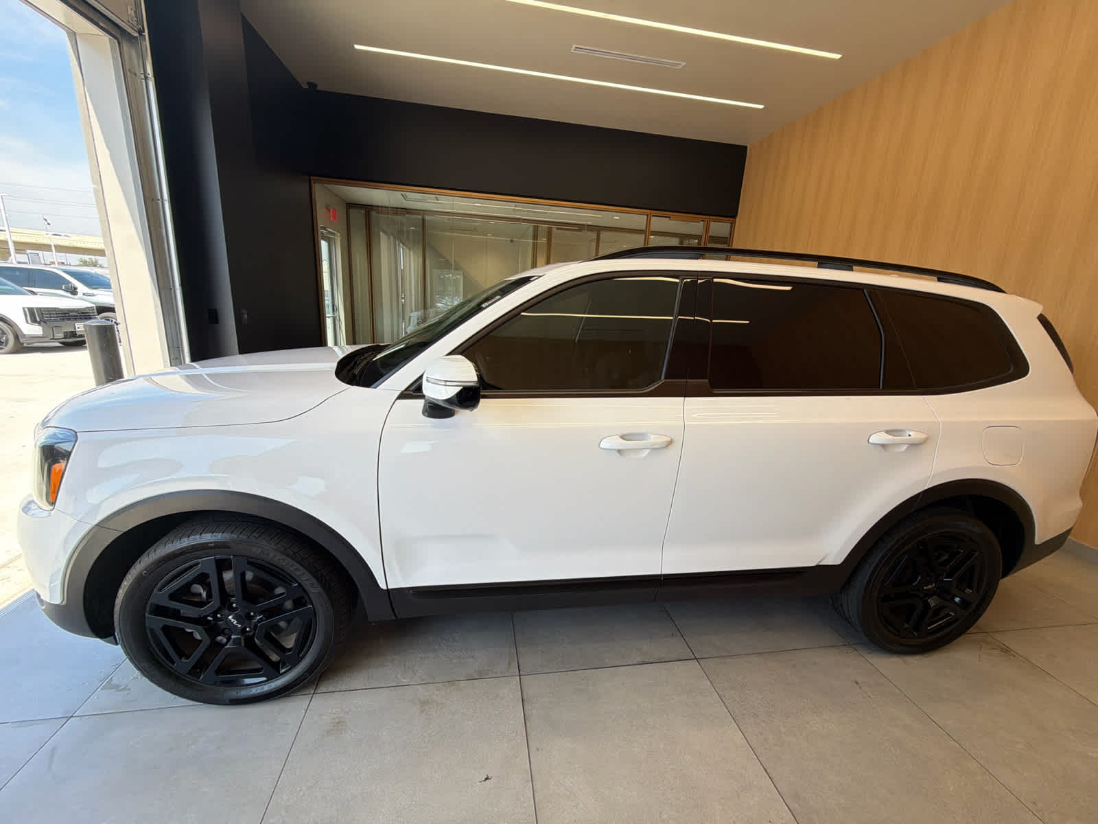 2024 Kia Telluride photo 7 of 46