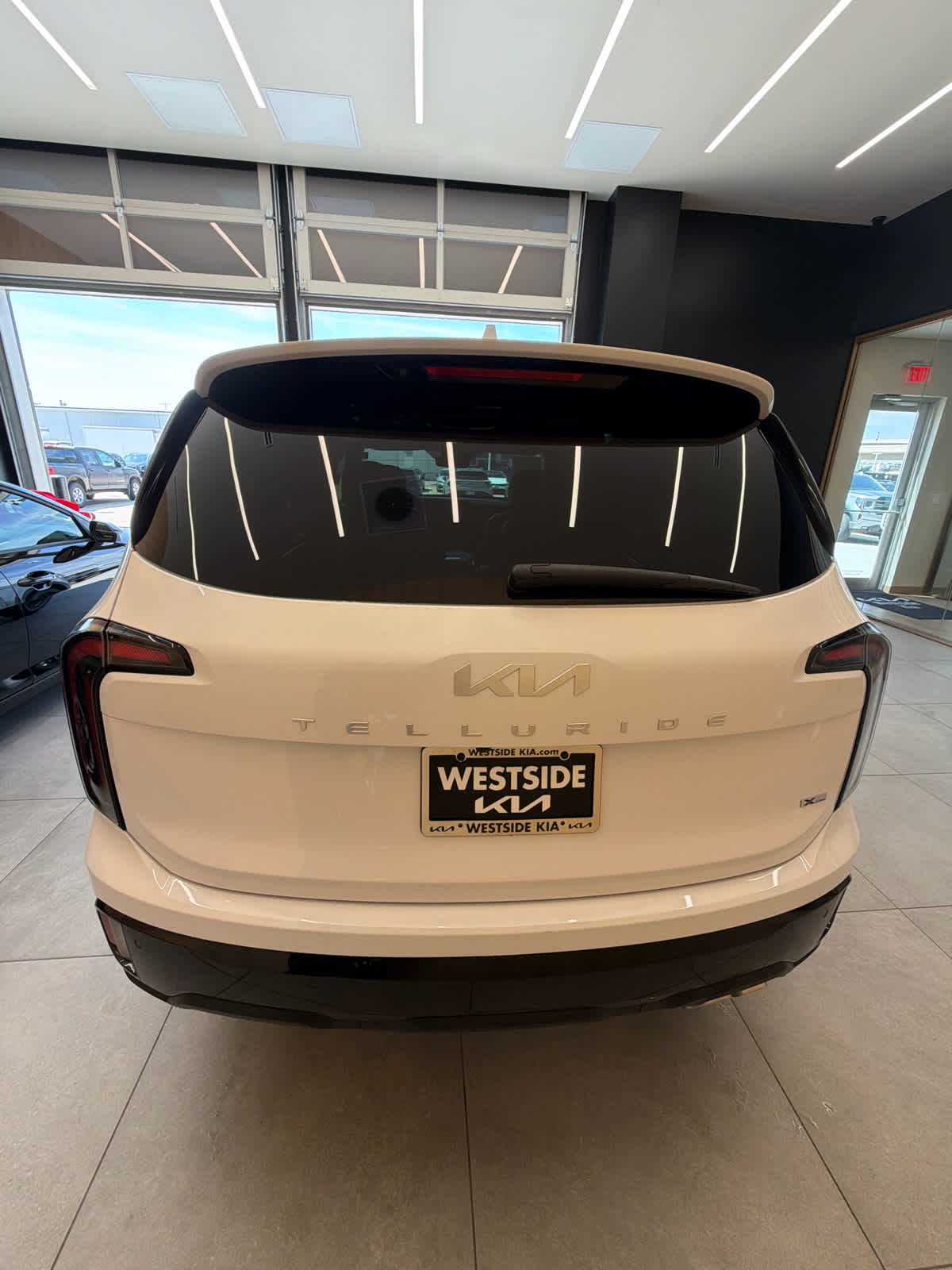 2024 Kia Telluride photo 8 of 46