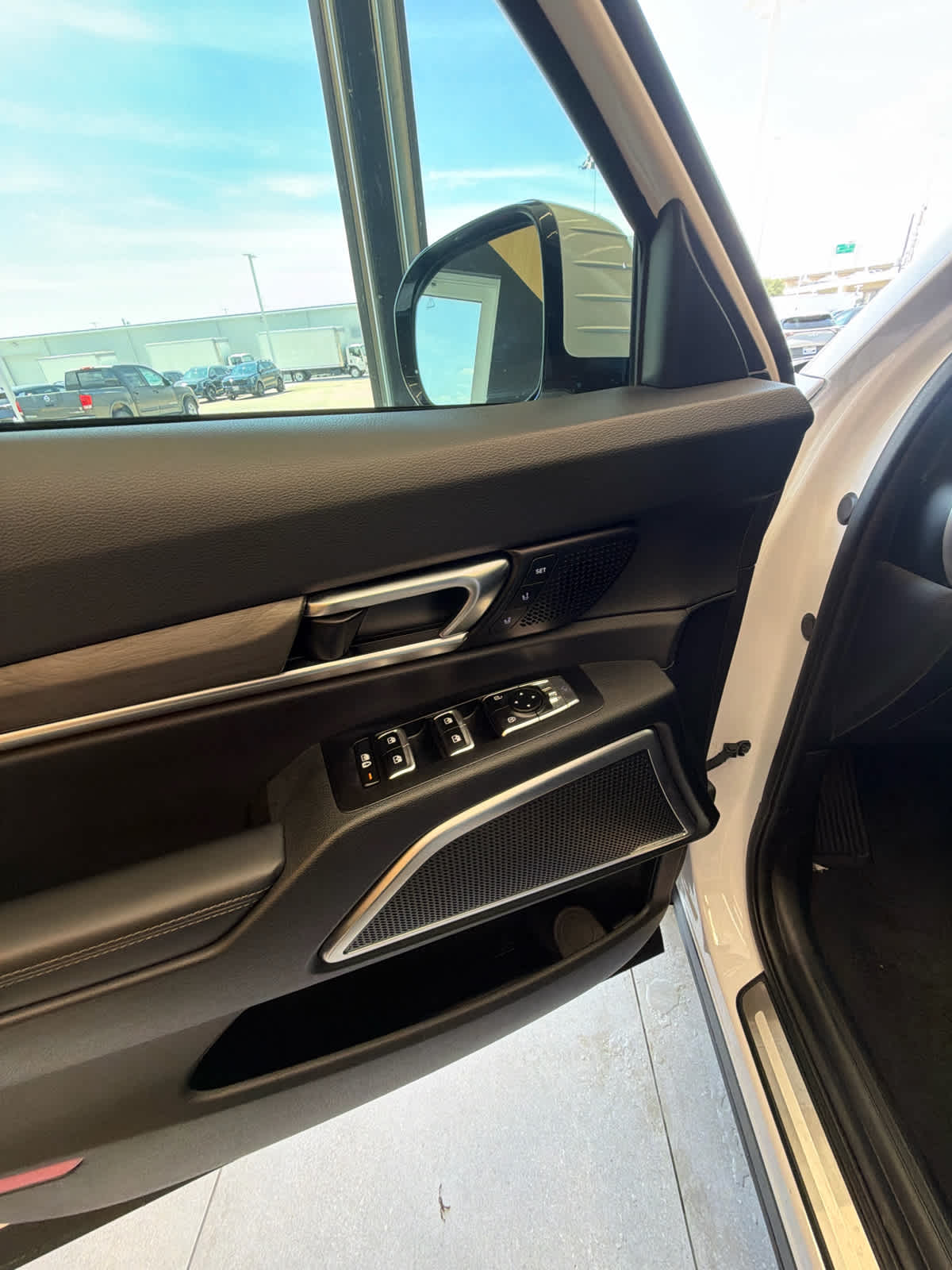 2024 Kia Telluride photo 14 of 46