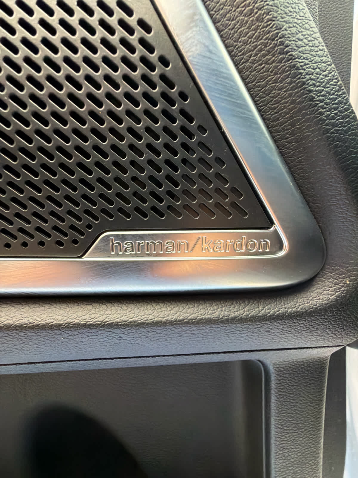 2024 Kia Telluride photo 15 of 46