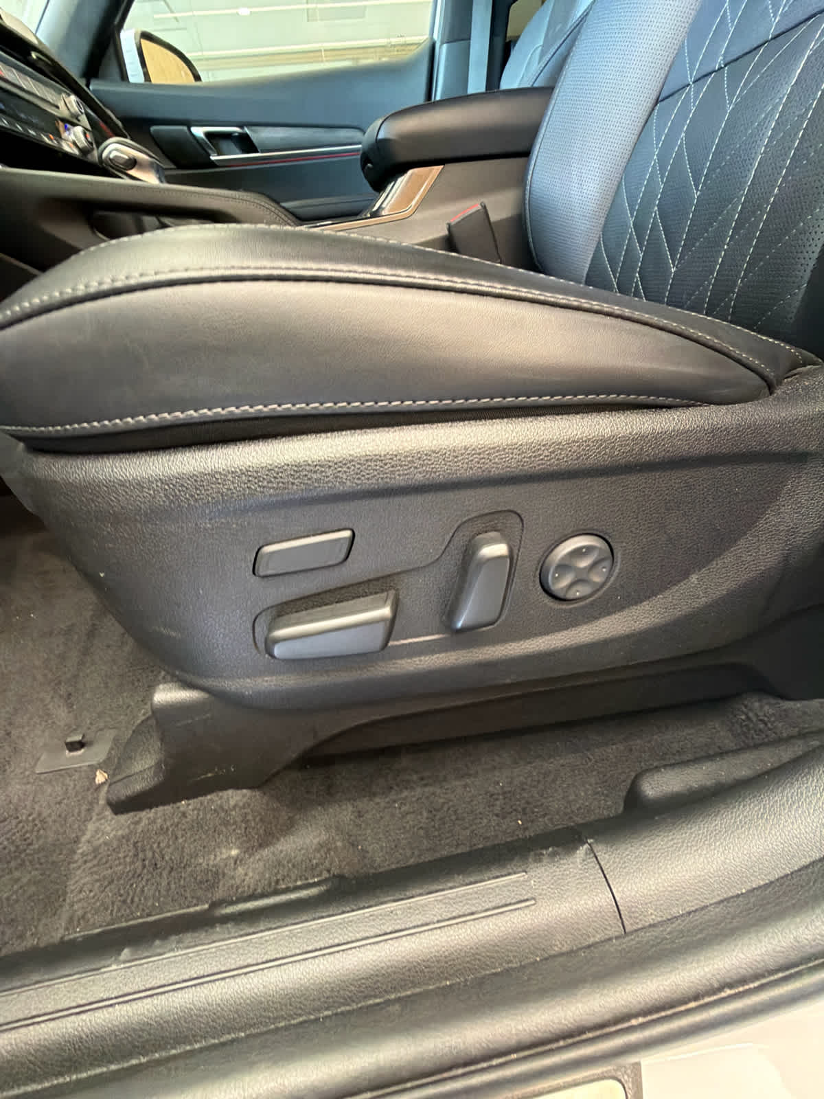 2024 Kia Telluride photo 16 of 46