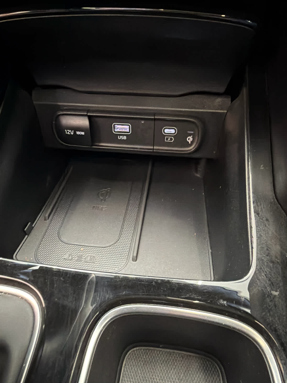 2024 Kia Telluride photo 34 of 46