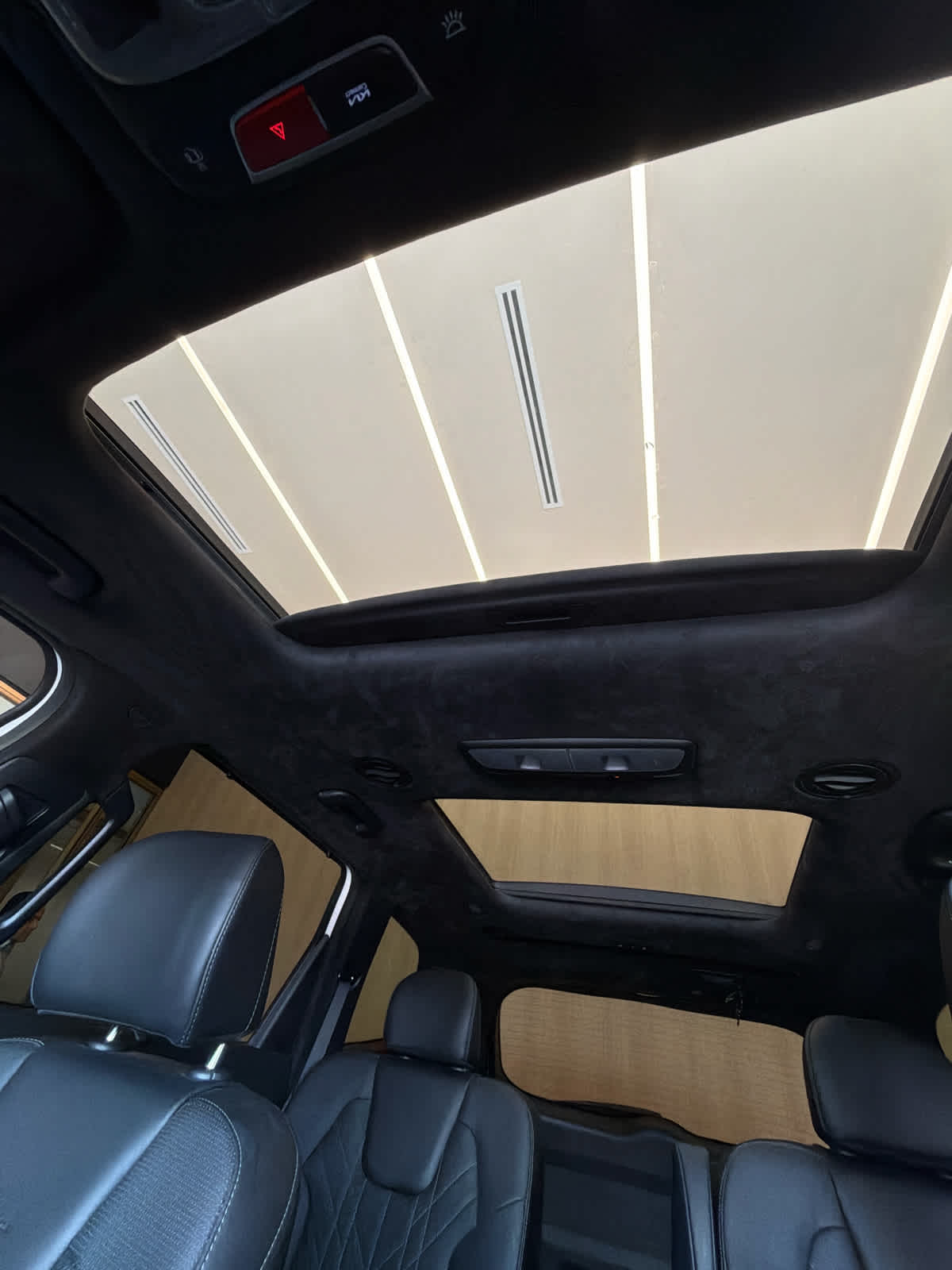 2024 Kia Telluride photo 32 of 46
