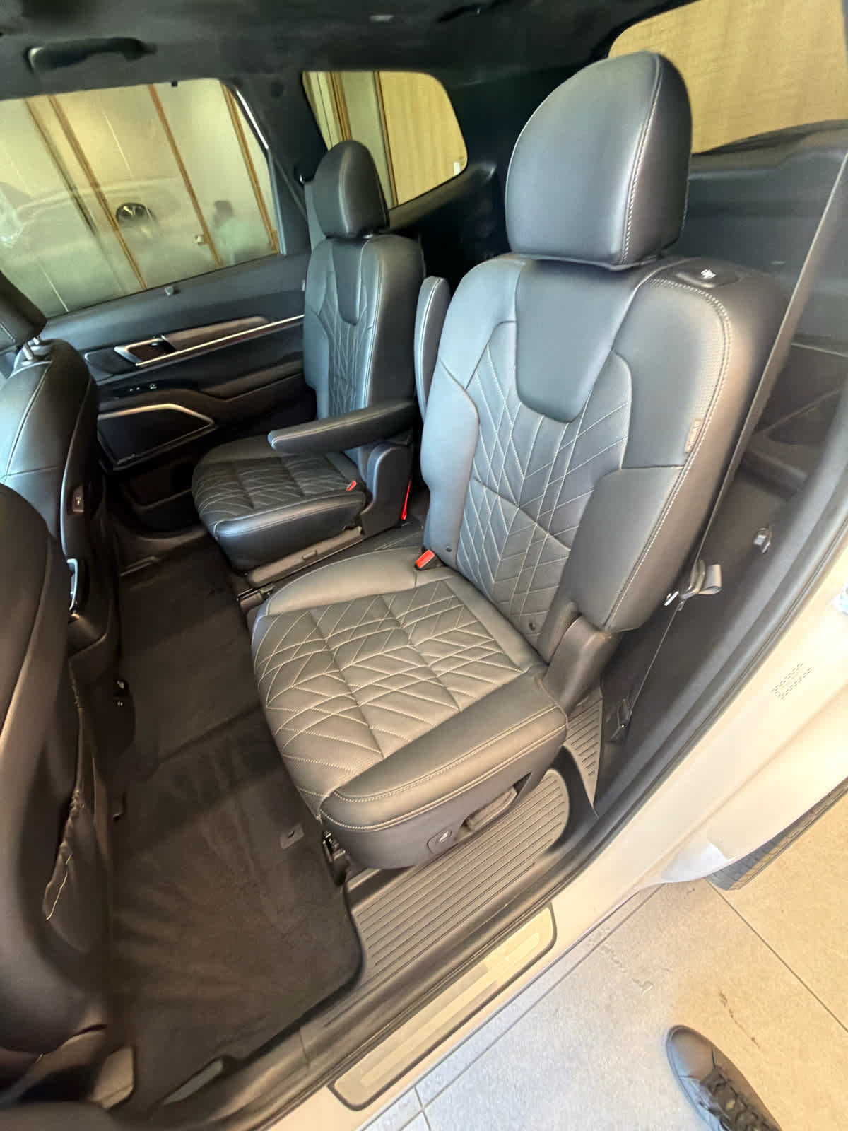 2024 Kia Telluride photo 37 of 46