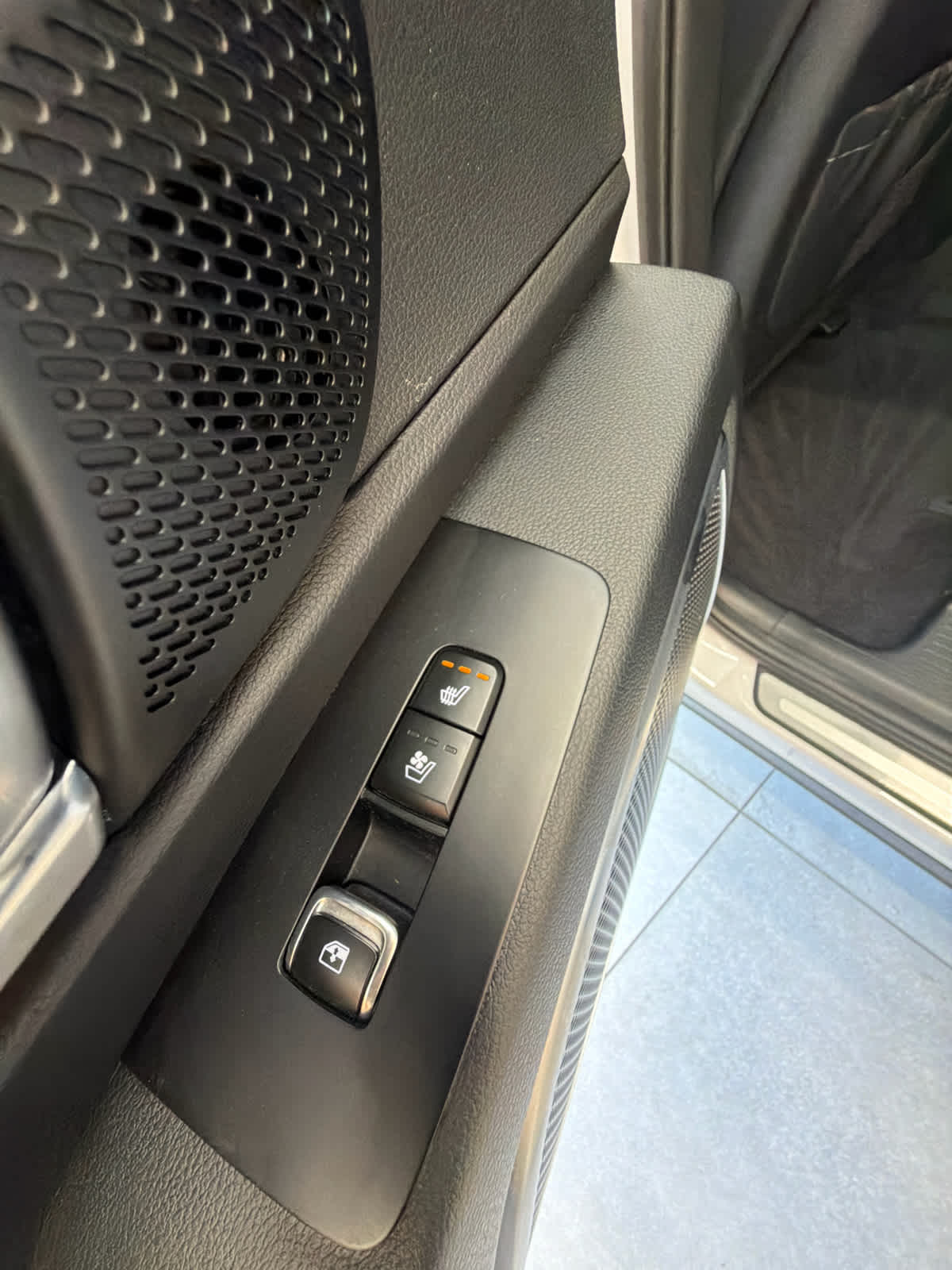 2024 Kia Telluride photo 39 of 46