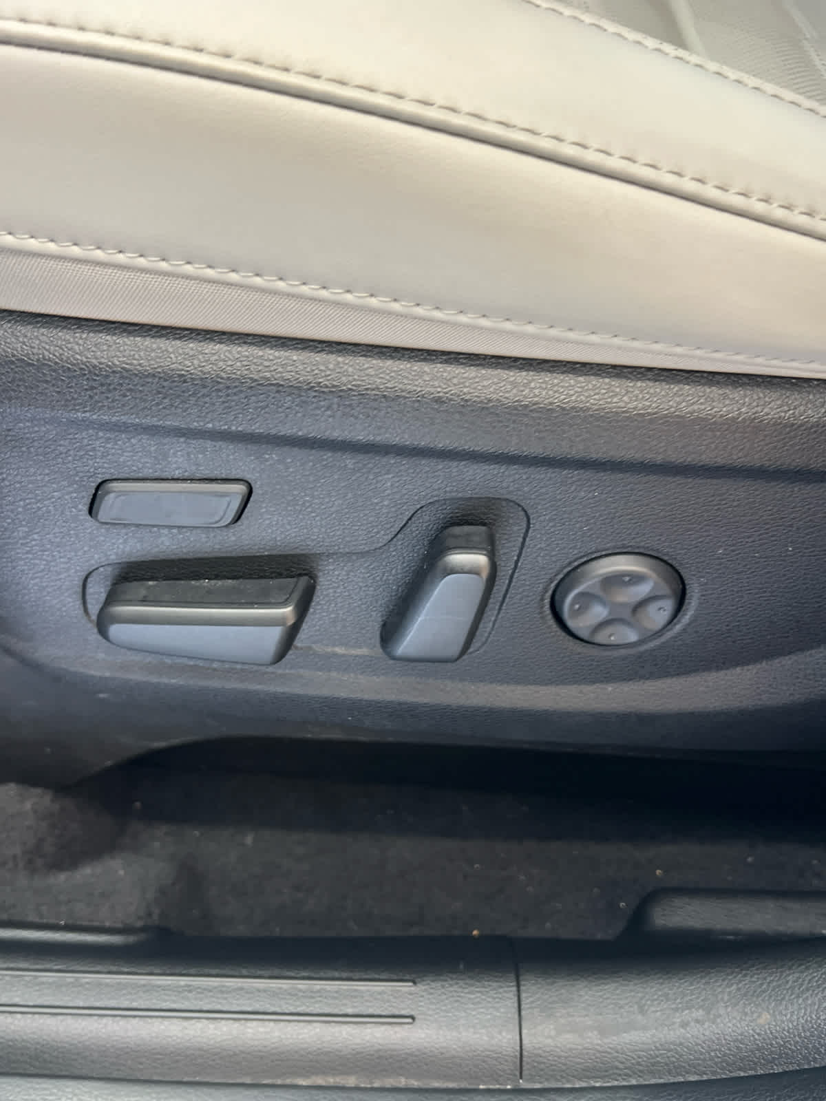 2024 Kia Telluride SX Prestige Glacial White Pearl at Beck & Masten Kia