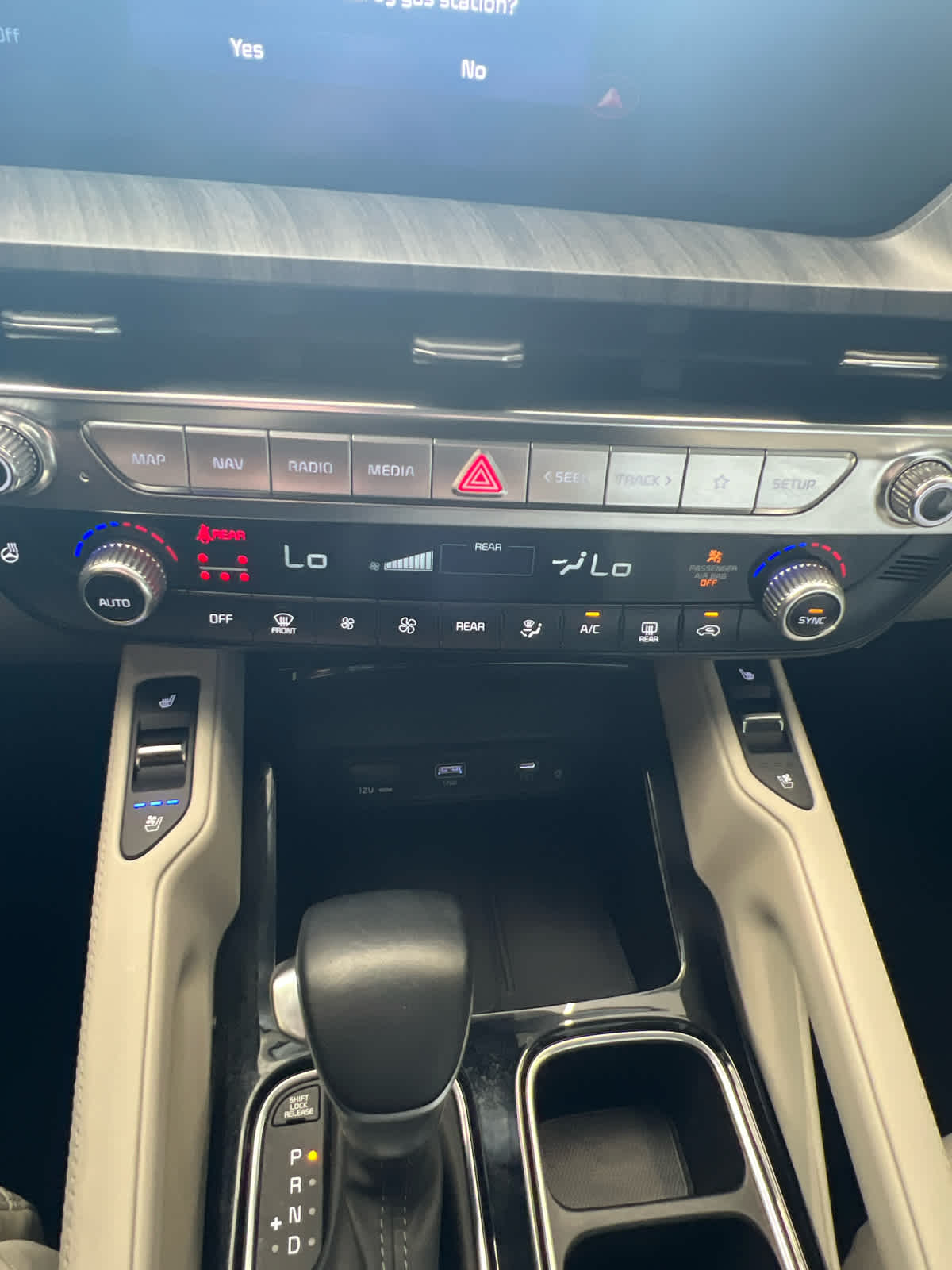 2024 Kia Telluride SX Prestige Glacial White Pearl at Beck & Masten Kia