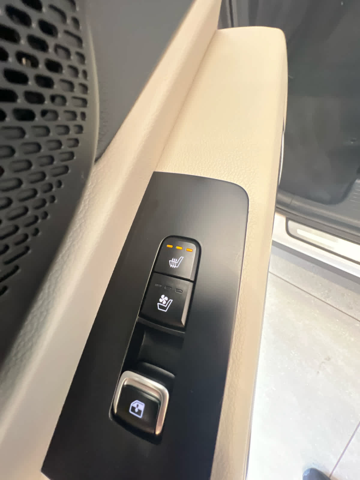2024 Kia Telluride SX Prestige Glacial White Pearl at Beck & Masten Kia