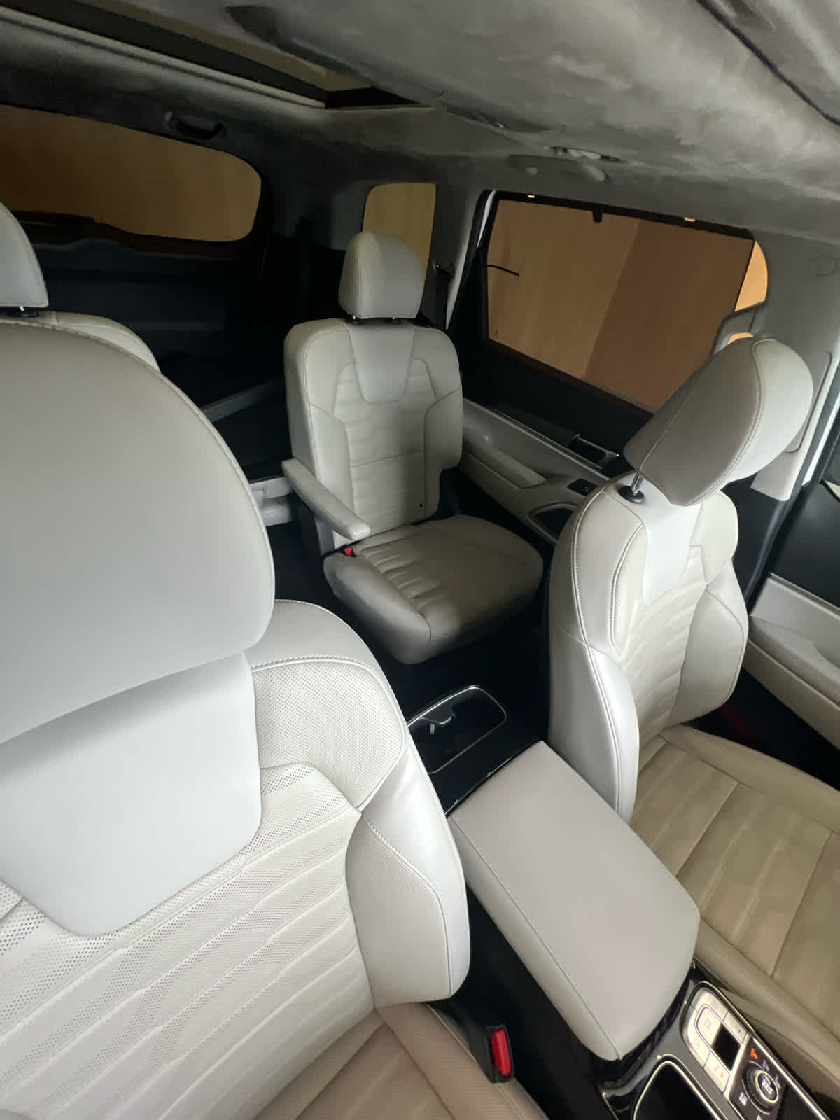 2024 Kia Telluride SX Prestige Glacial White Pearl at Beck & Masten Kia