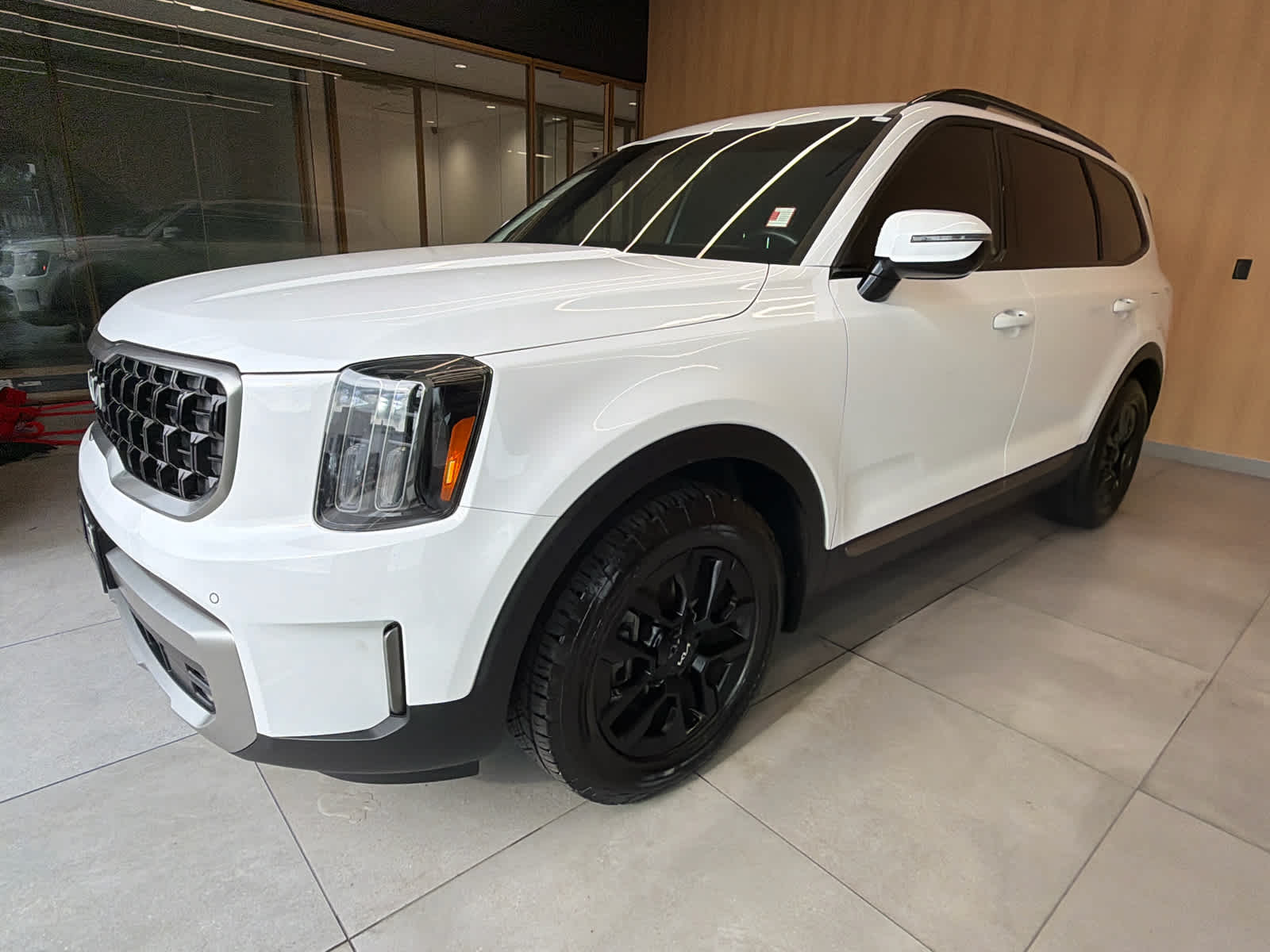 2023 Kia Telluride photo 2 of 45